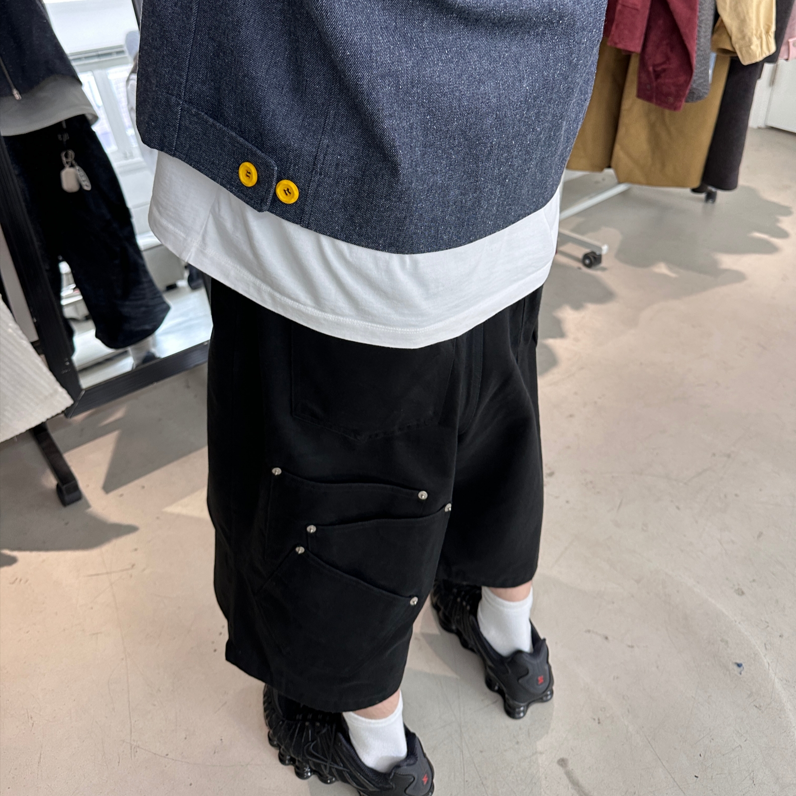 (W) Nike Shox TL Black and Max Orange, Thisisneverthat x New Era x MLB New York Yankees 59Fifty Retro Crown Cap Black 착용 스타일 - 1
