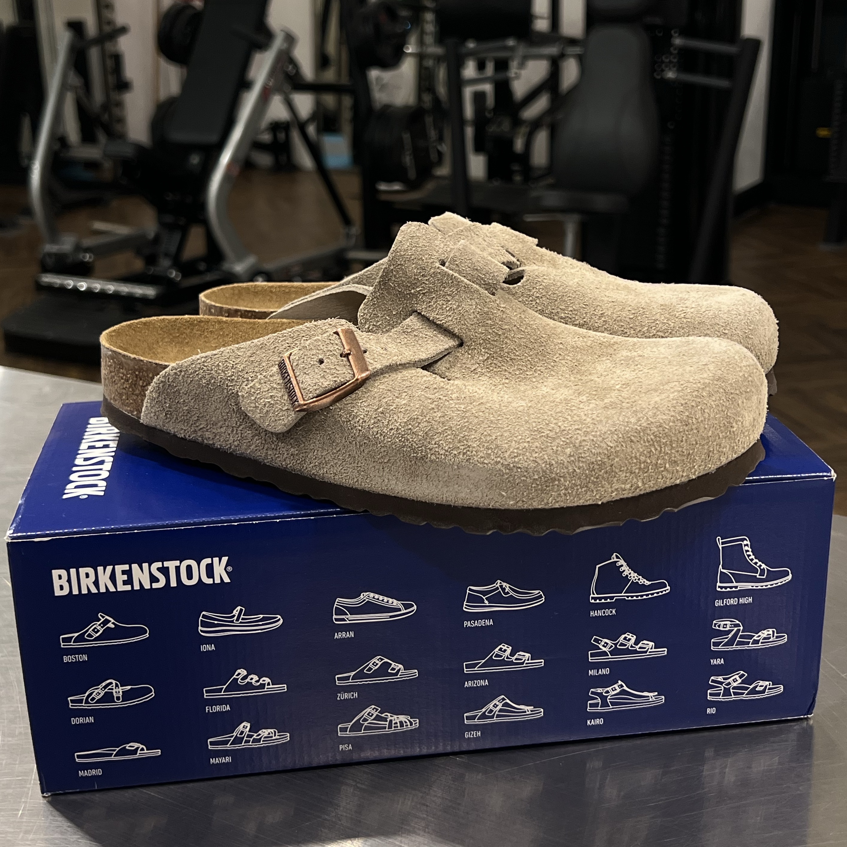 Birkenstock Boston Soft Footbed Taupe - Regular 착용 스타일 - 1