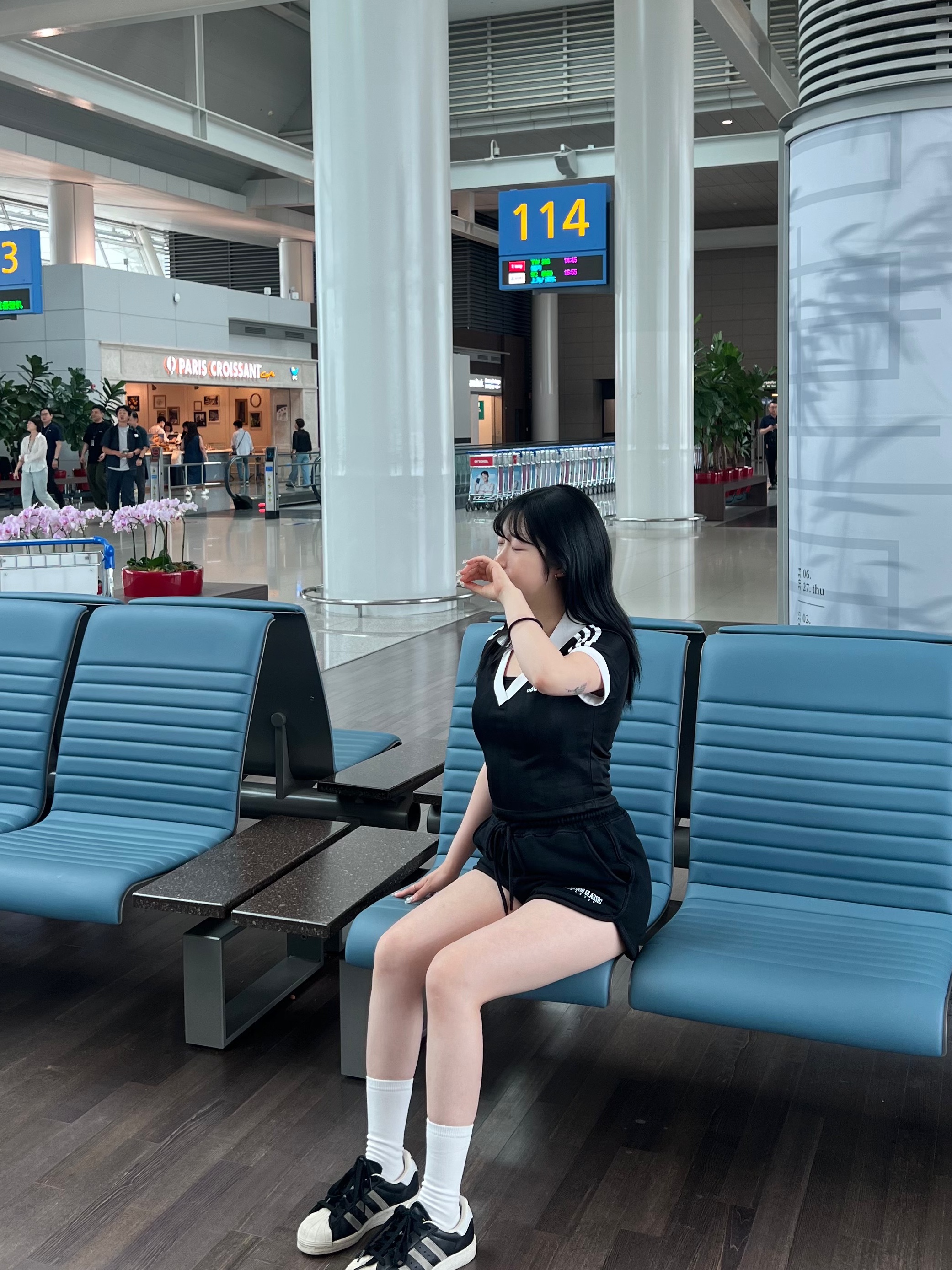 (W) Adidas Football Crop Top Black - KR Sizing, Adidas Superstar 82 FI Core Black 착용 스타일 - 2