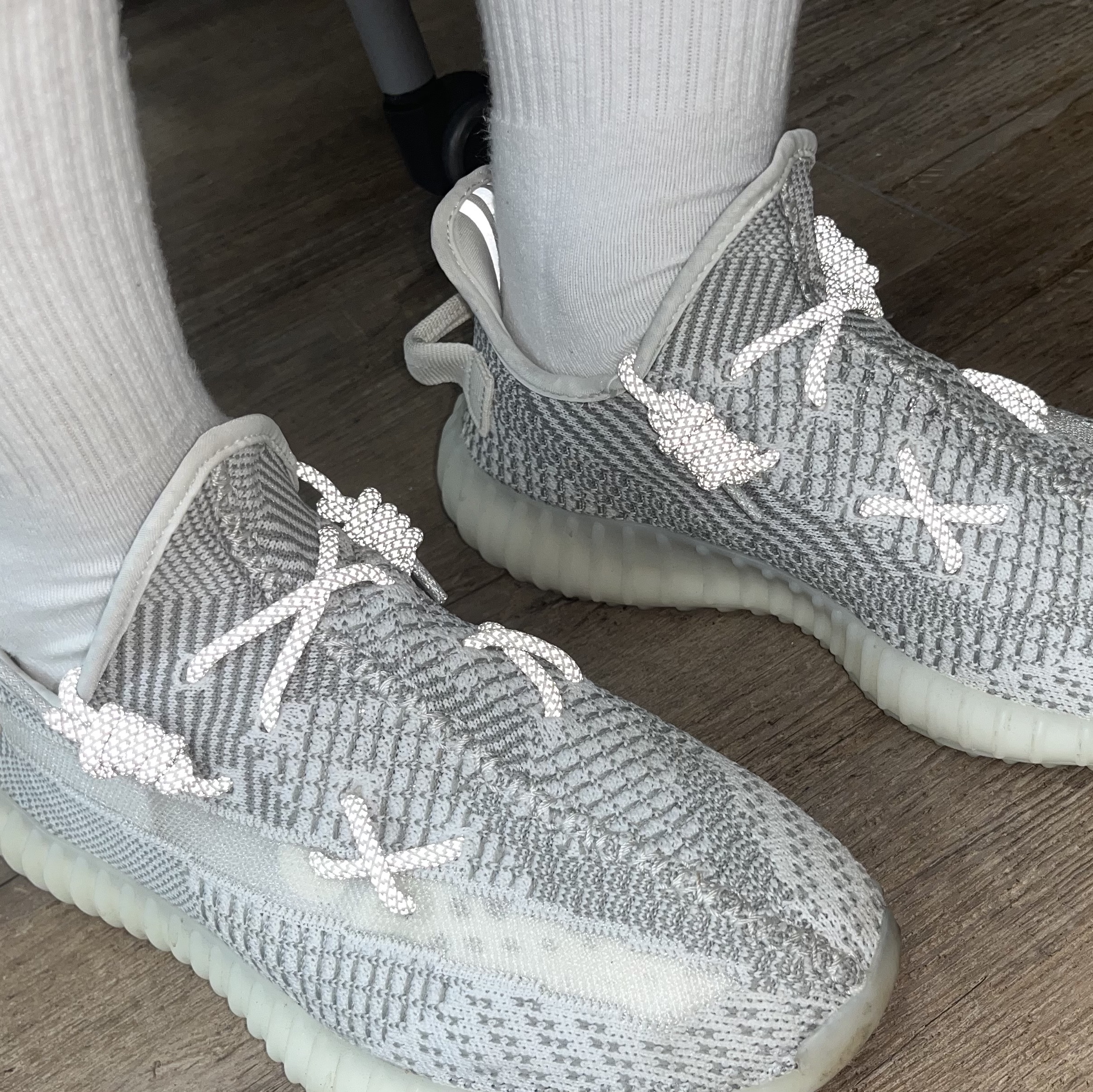 Adidas Yeezy Boost 350 V2 Static 2023 착용 스타일 - 1