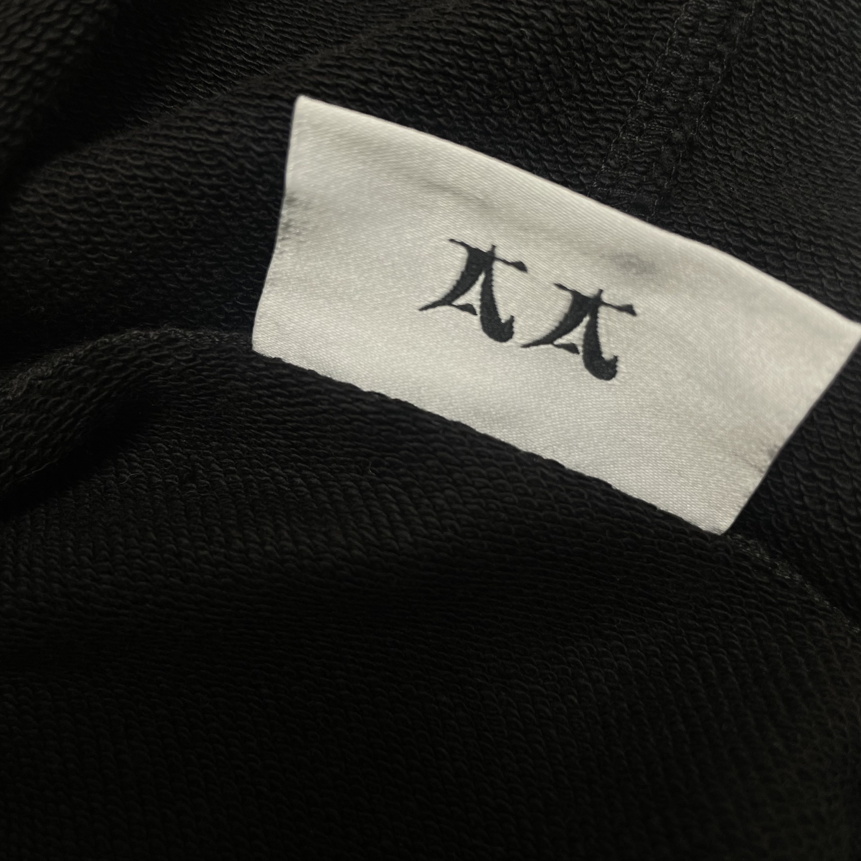 Hyukoh x Sunsetrollercoaster AAA SE Zip Up Hoodie Black 착용 스타일 - 4