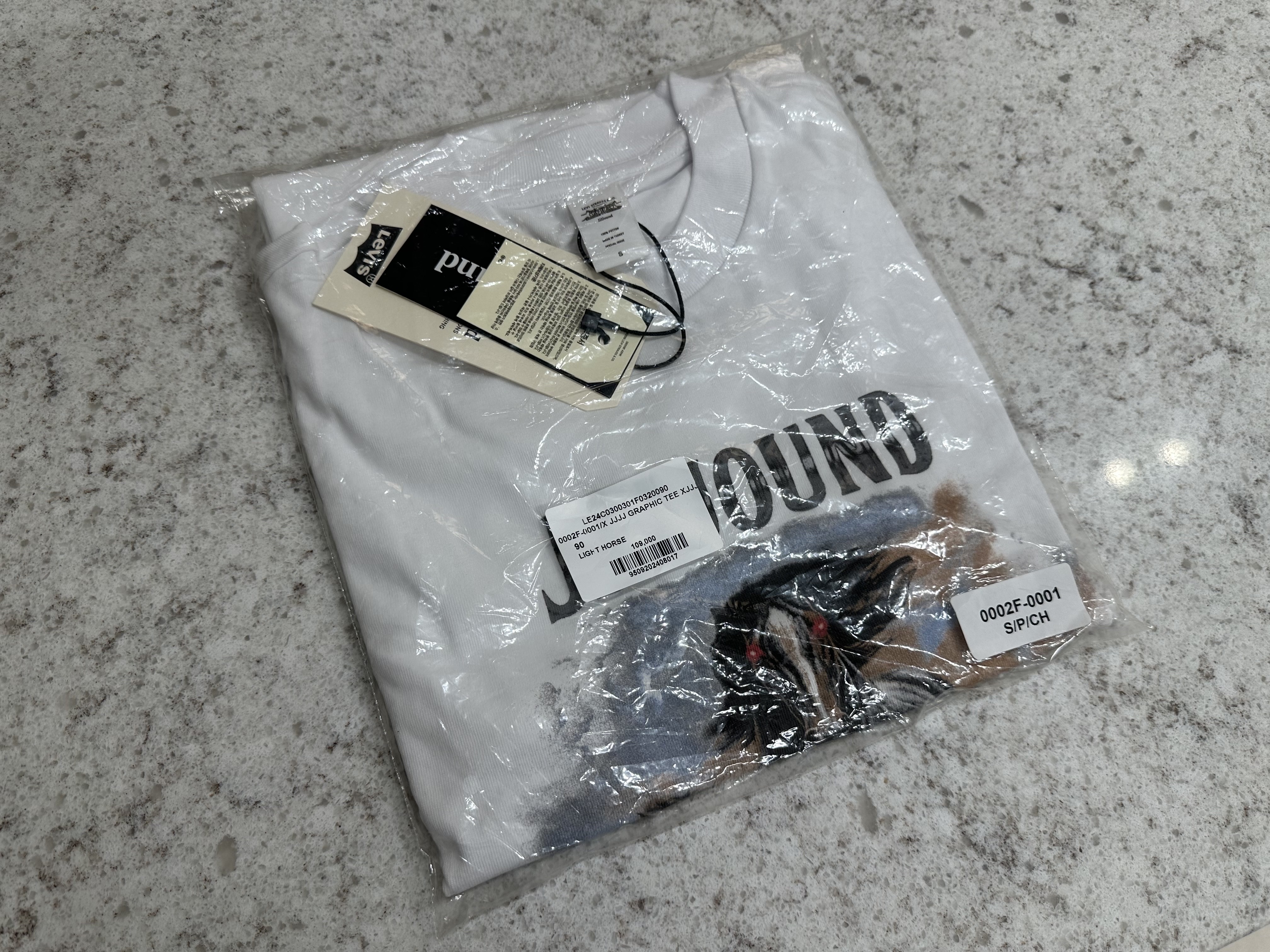 Levi's x JJJJound Graphic T-Shirt White 착용 스타일 - 8