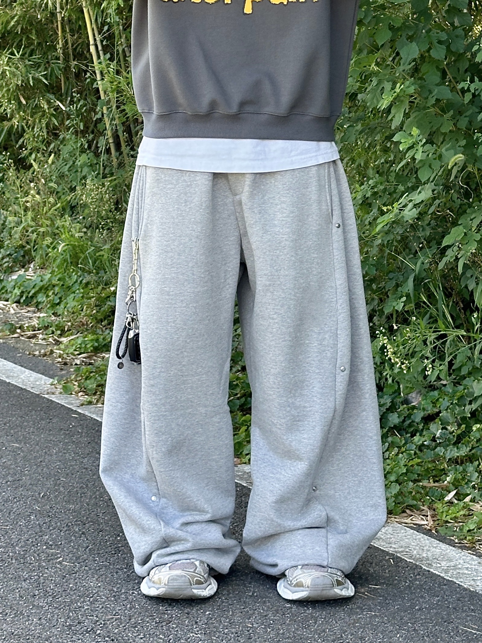 Balenciaga 3XL Sneakers Light Beige 착용 스타일 - 4