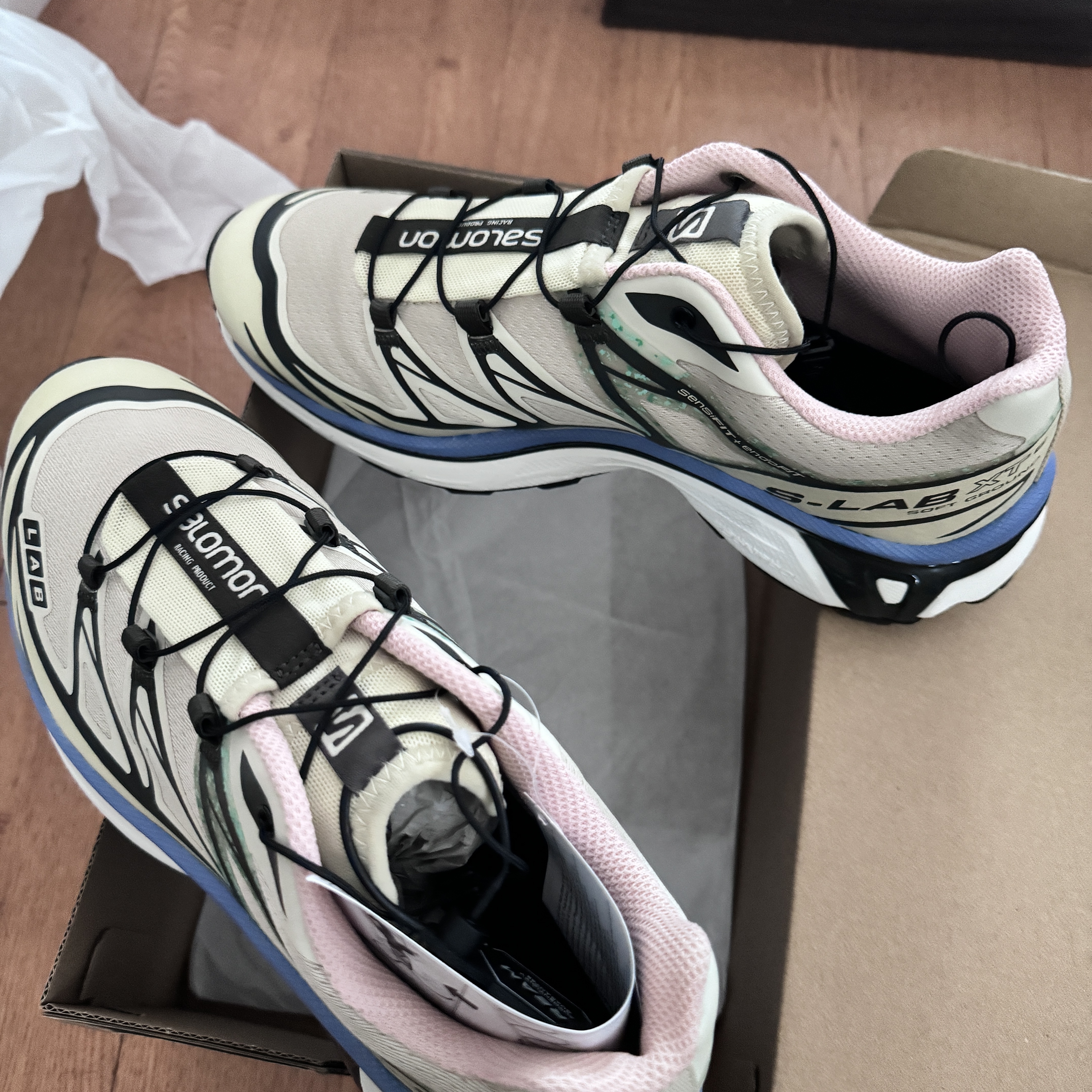 Salomon XT-6 Mindful 2 Moth Vanilla 착용 스타일