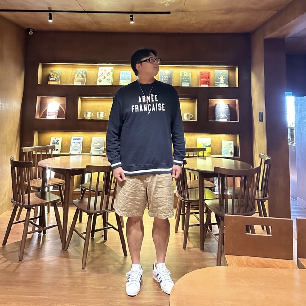 Adidas x Pop Trading Company Superstar ADV Cloud White Collegiate Navy, Gentle Monster x Maison Margiela MM114 Black Clear 착용 스타일 - 1