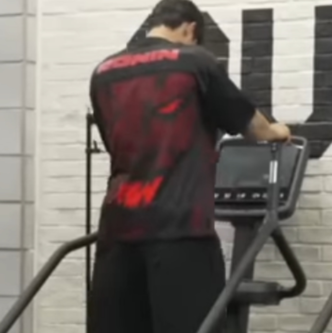 Supreme Ronin Football Jersey Black - 23SS 착용 스타일 - 2