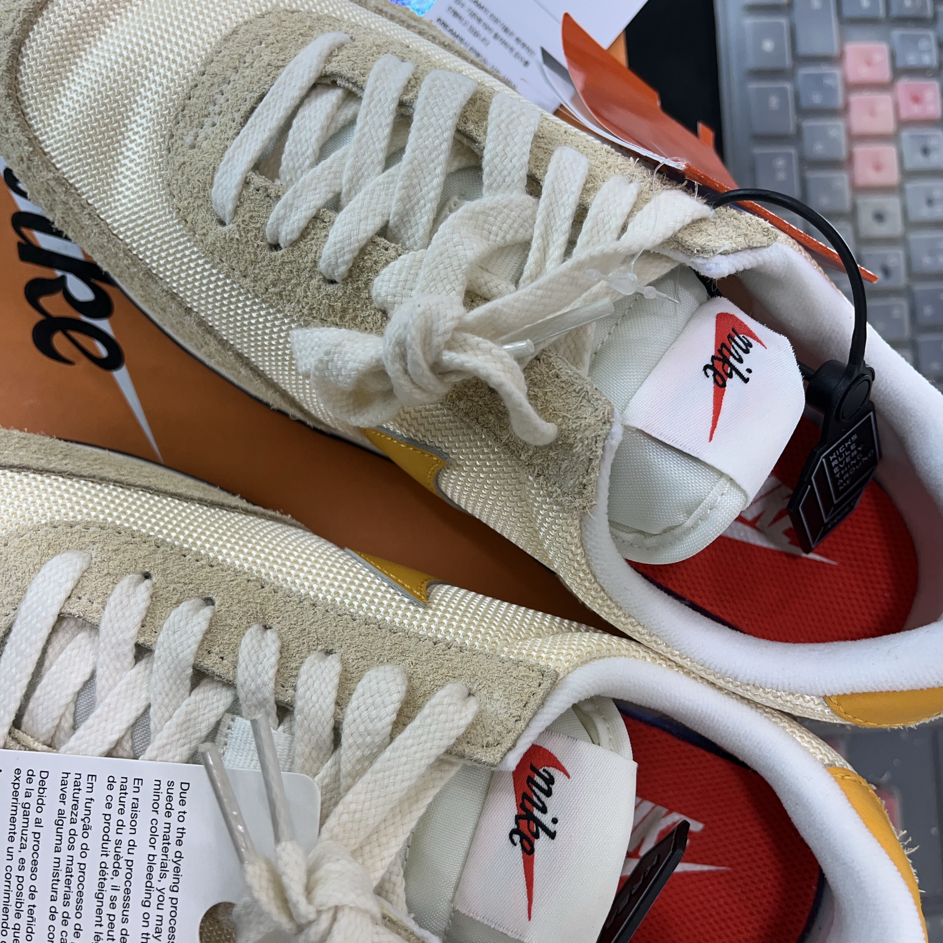 (W) Nike Daybreak Vintage Muslin Coconut Milk 착용 스타일