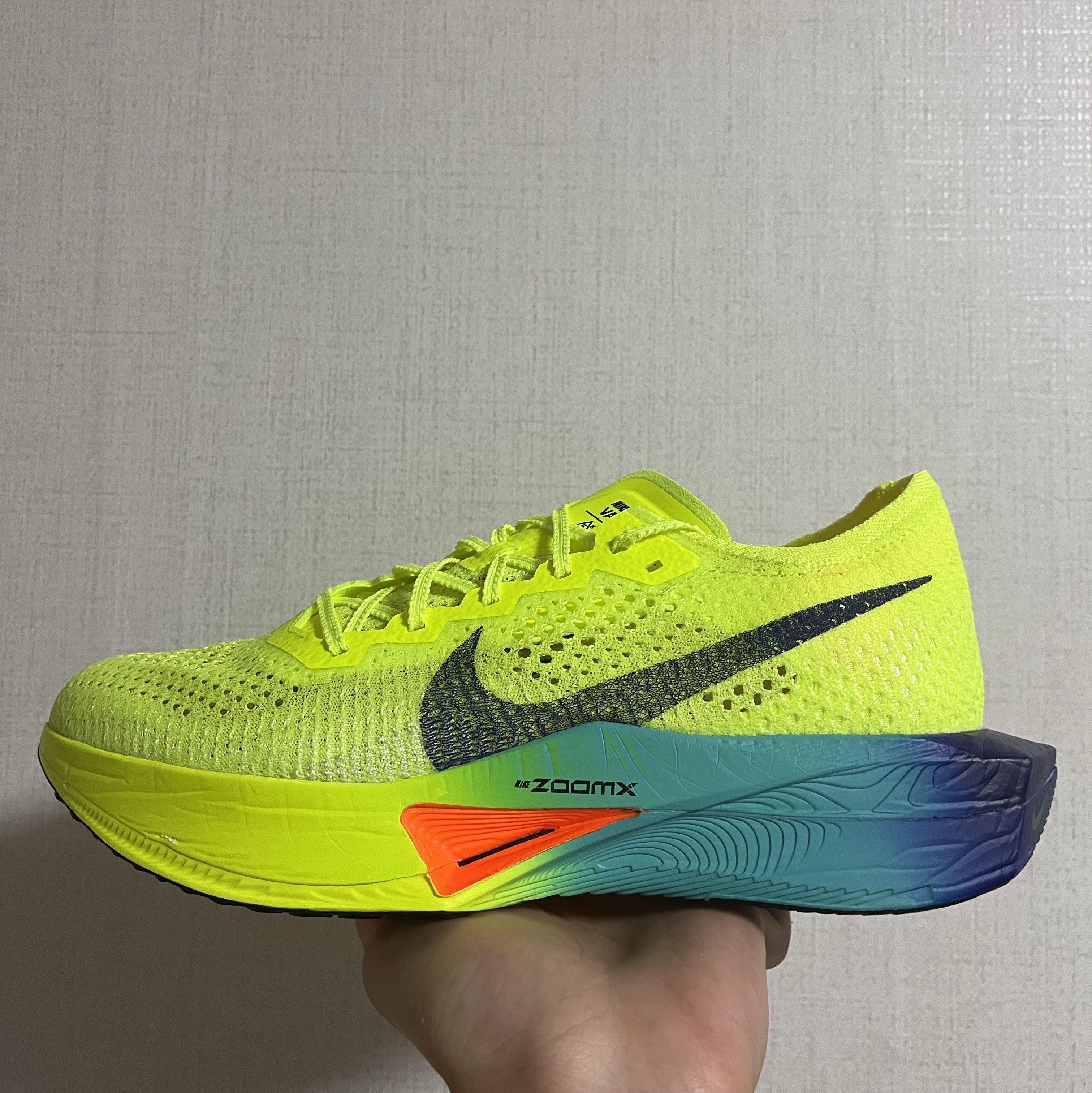 Nike ZoomX Vaporfly Next% 3 Volt Scream Green 착용 스타일