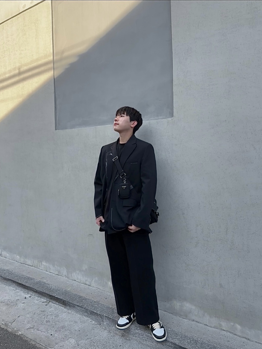 Zara x Ader Error Oversized Blazer Black, Jordan 1 x Travis Scott x Fragment Retro Low OG SP Military Blue 착용 스타일 - 2