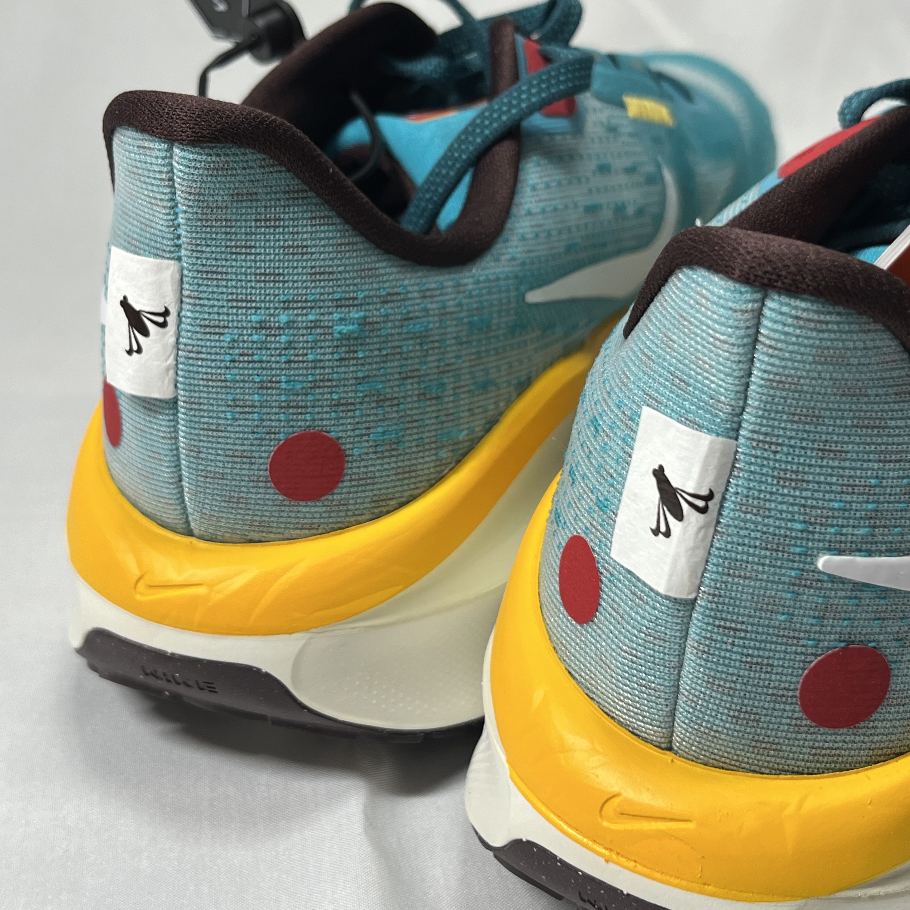 Nike Vomero 17 PRM Road Running Teal Nebula Laser Orange 착용 스타일 - 2