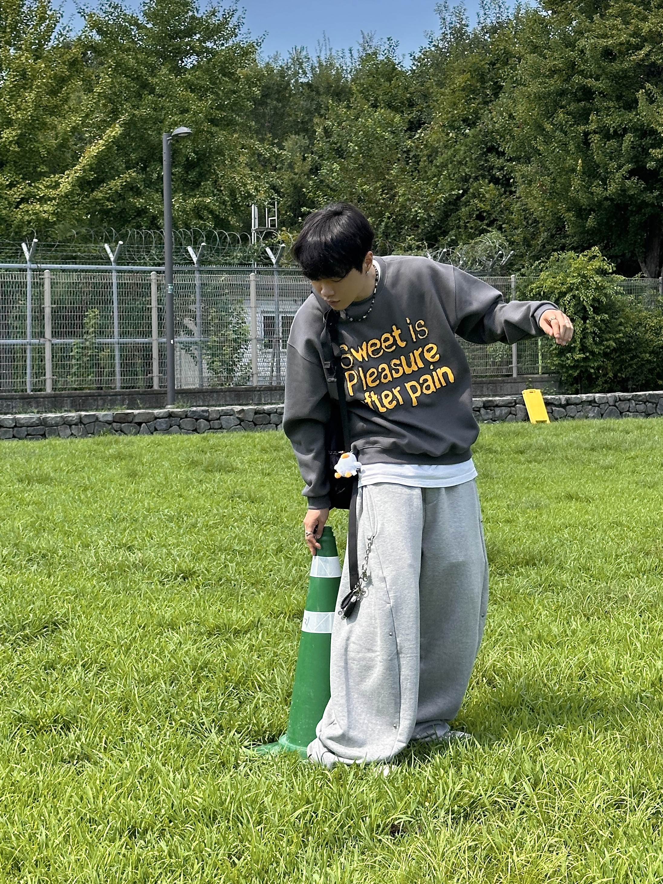 Balenciaga 3XL Sneakers Light Beige 착용 스타일 - 1