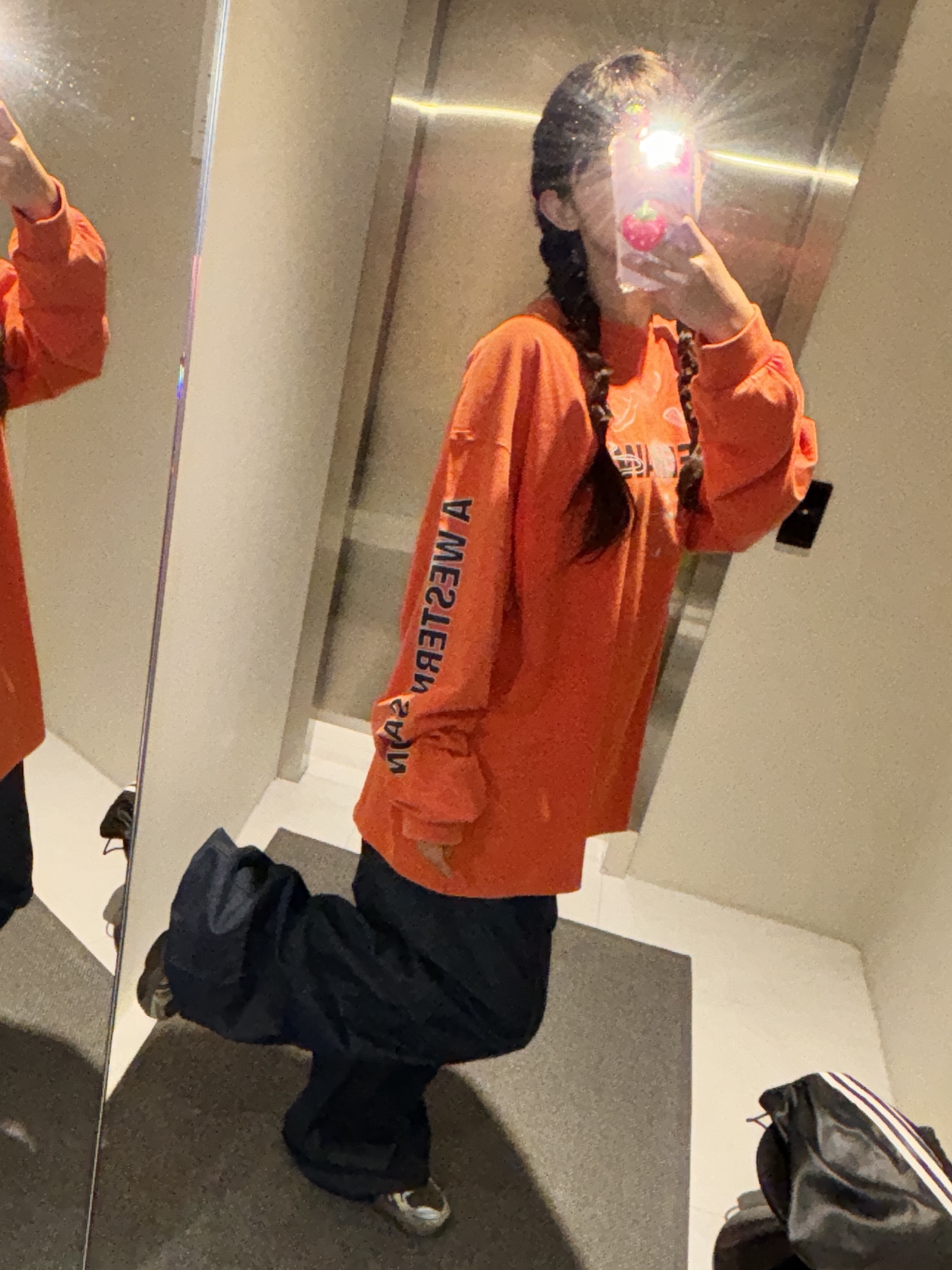 Thevinylhouse Western Saloon LS T-Shirt Orange 착용 스타일