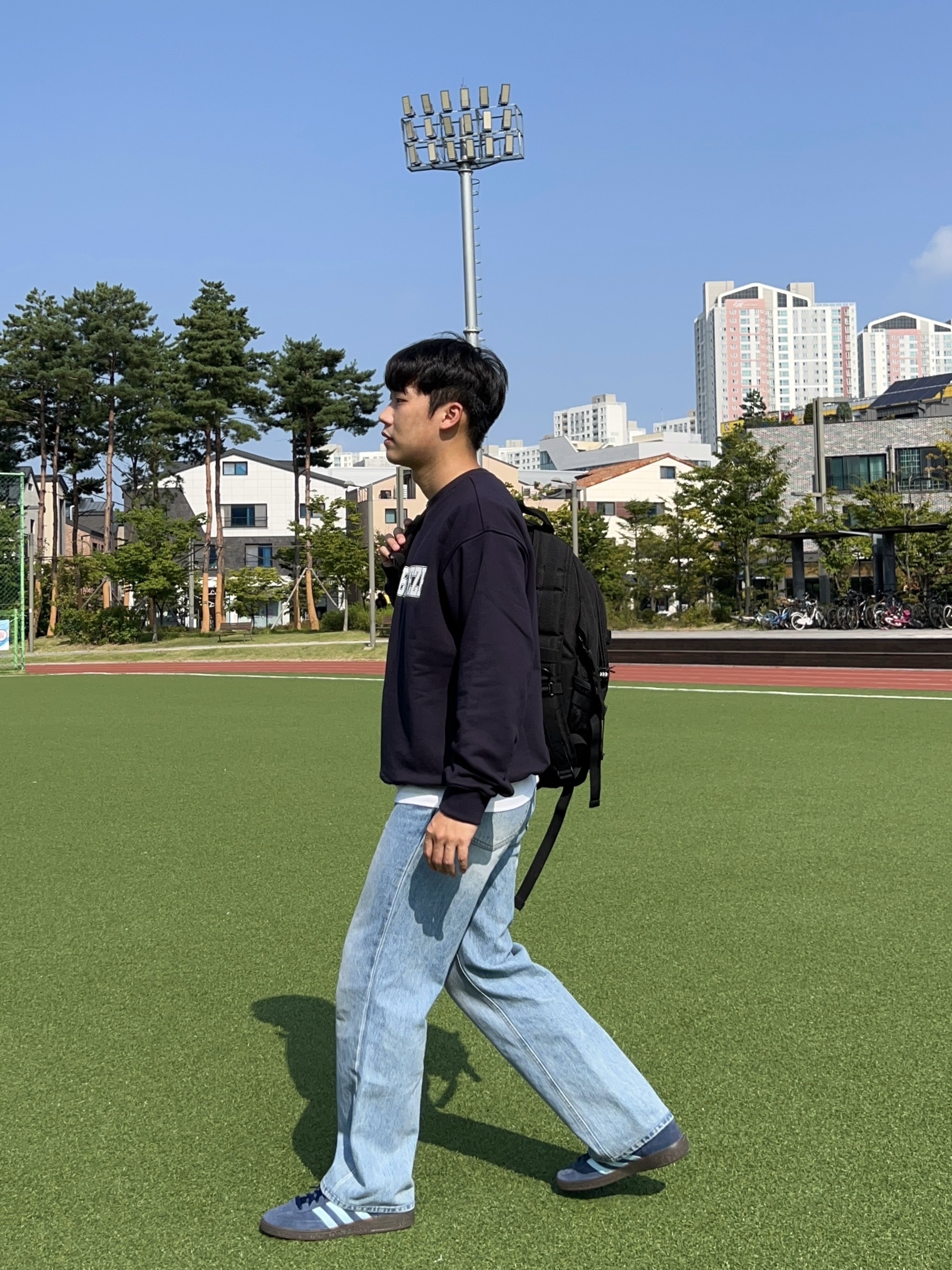 Adidas Spezial Handball Collegiate Navy 착용 스타일