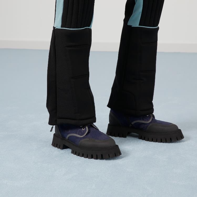 Gucci Lace-Up Boot Blue Grey Canvas 착용 스타일
