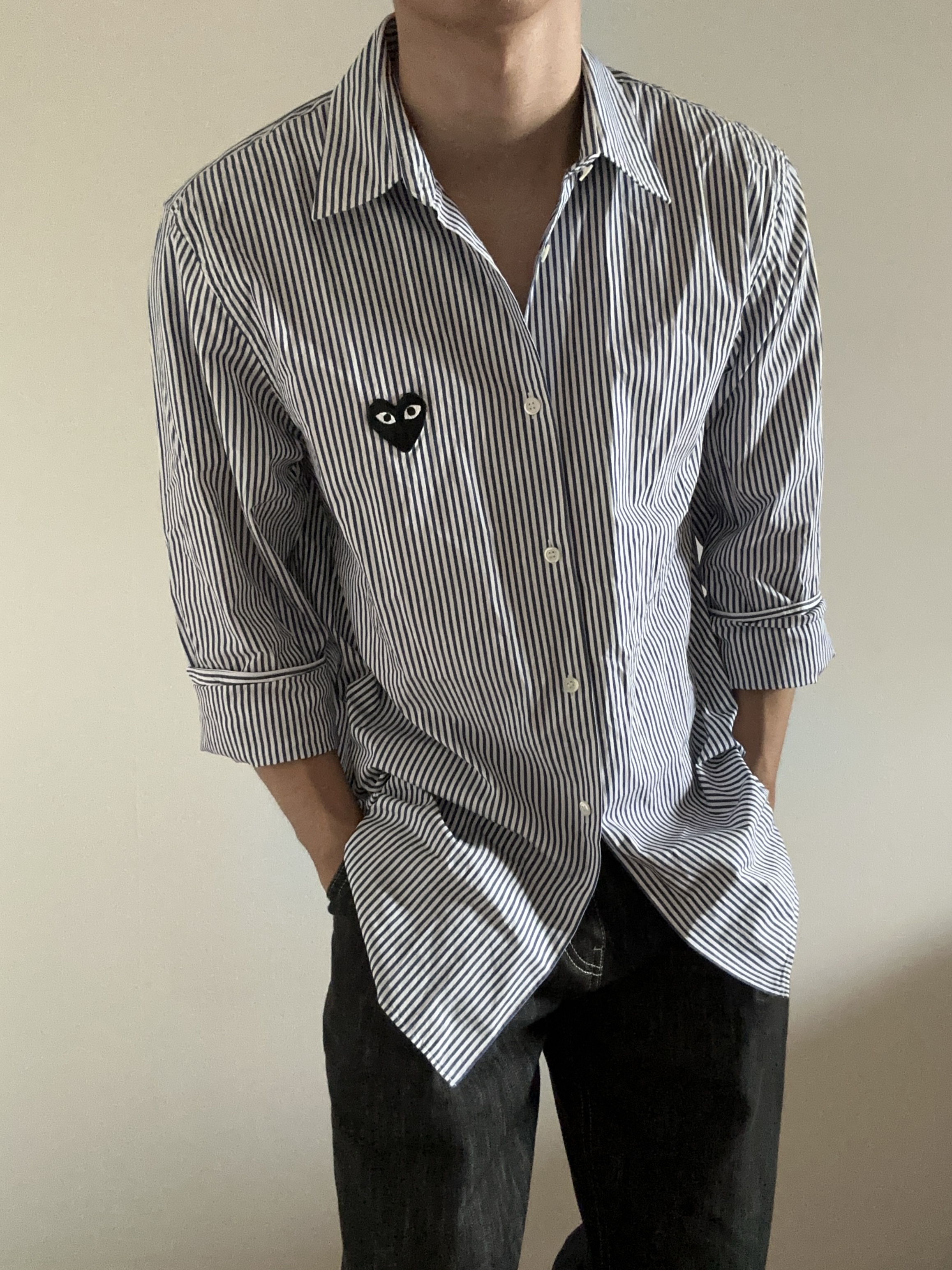 Play Comme des Garcons Striped Black Heart Shirt Blue 착용 스타일