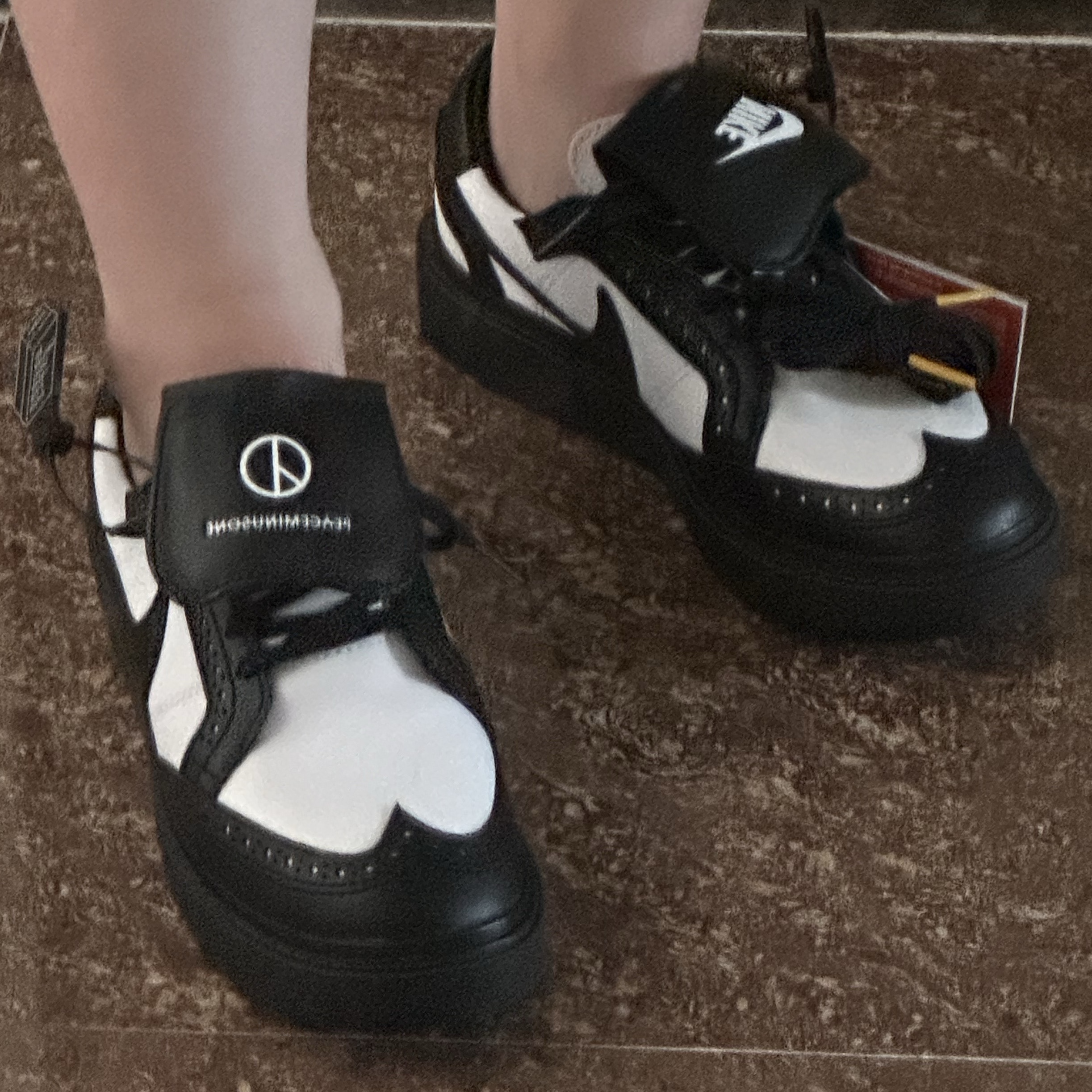 Nike x Peaceminusone Kwondo1 Black and White 착용 스타일 - 2