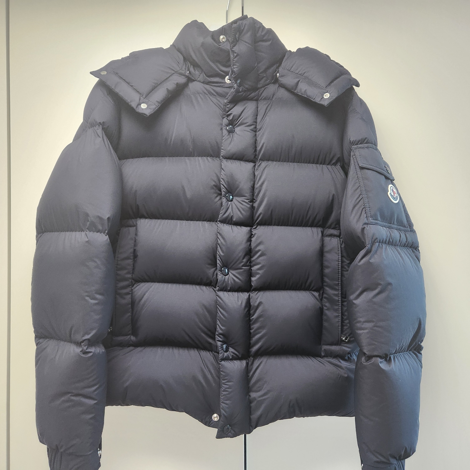 Moncler Vezere Short Down Jacket Night Blue - 23FW 착용 스타일 - 1