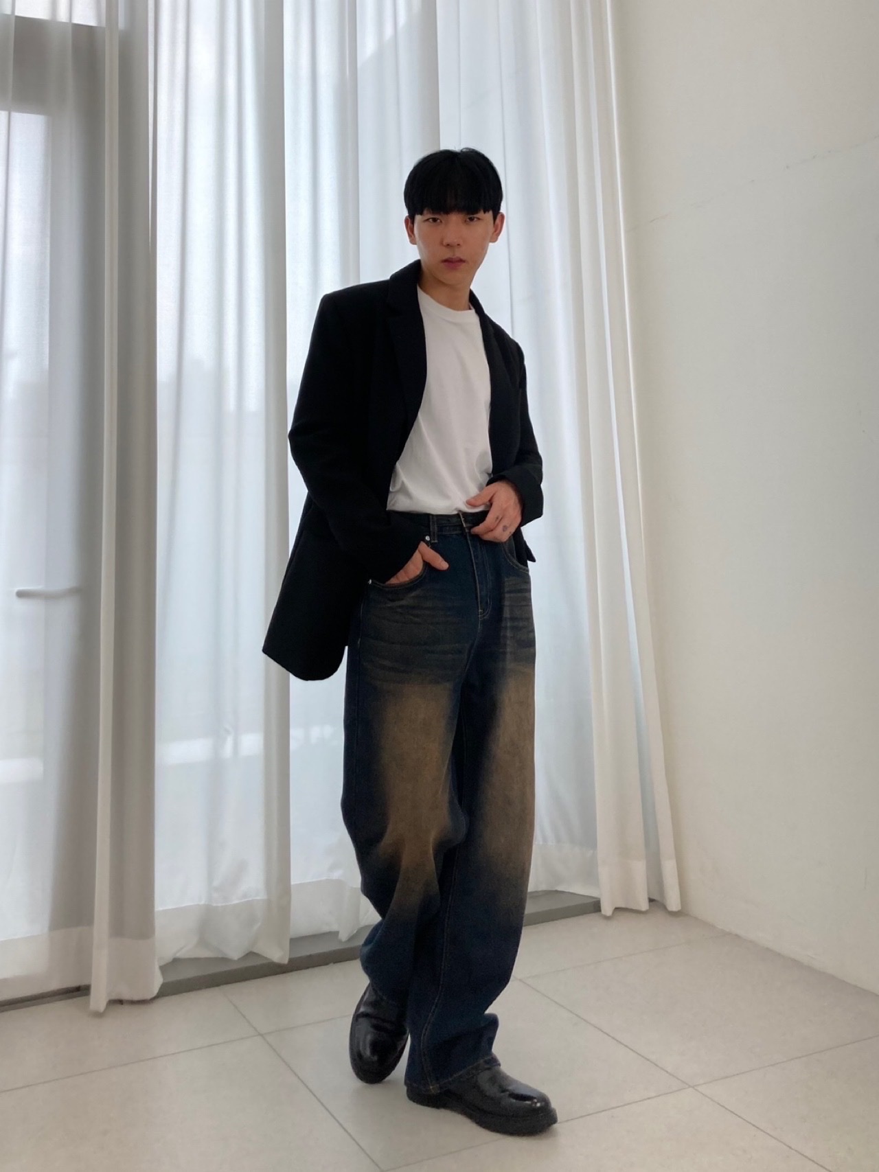 Saint Laurent Smooth Leather Cassandre Thin Belt Black 착용 스타일 - 5