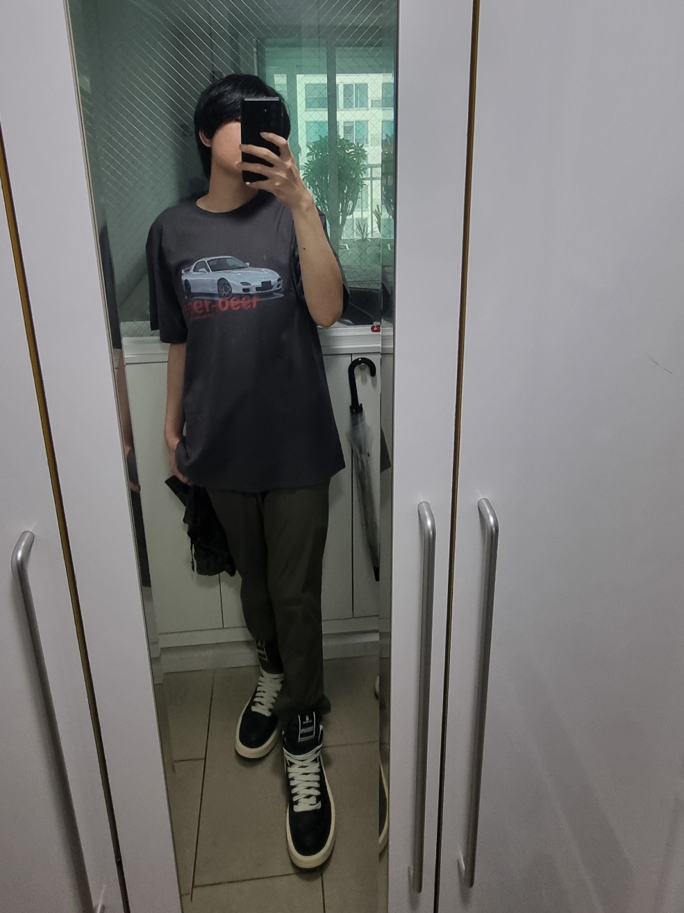 Thevinylhouse Old Car T-Shirt Charcoal, Converse x Drkshdw Turbowpn Black Cream 착용 스타일 - 1