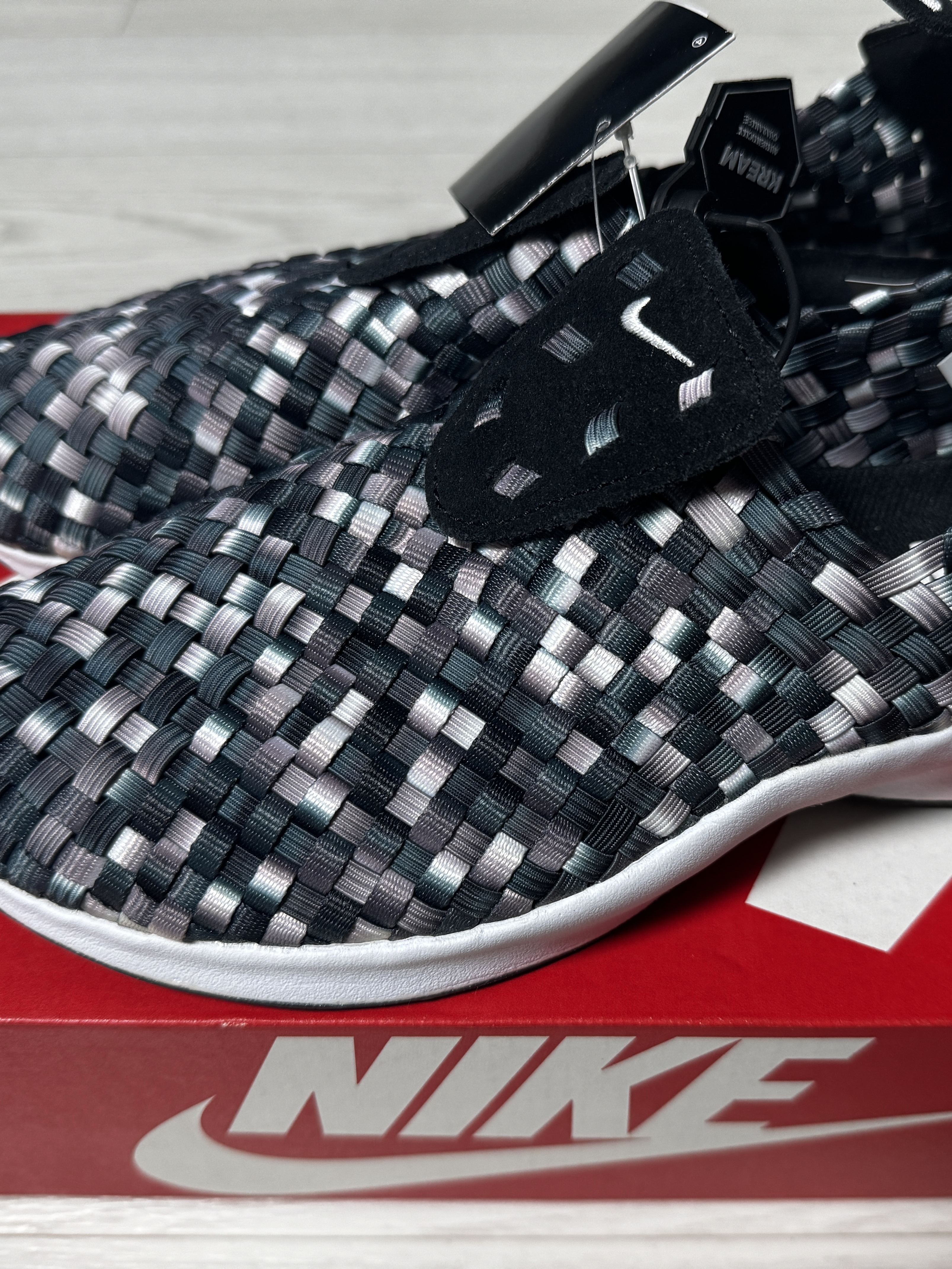 Nike Air Woven PRM Camo 착용 스타일