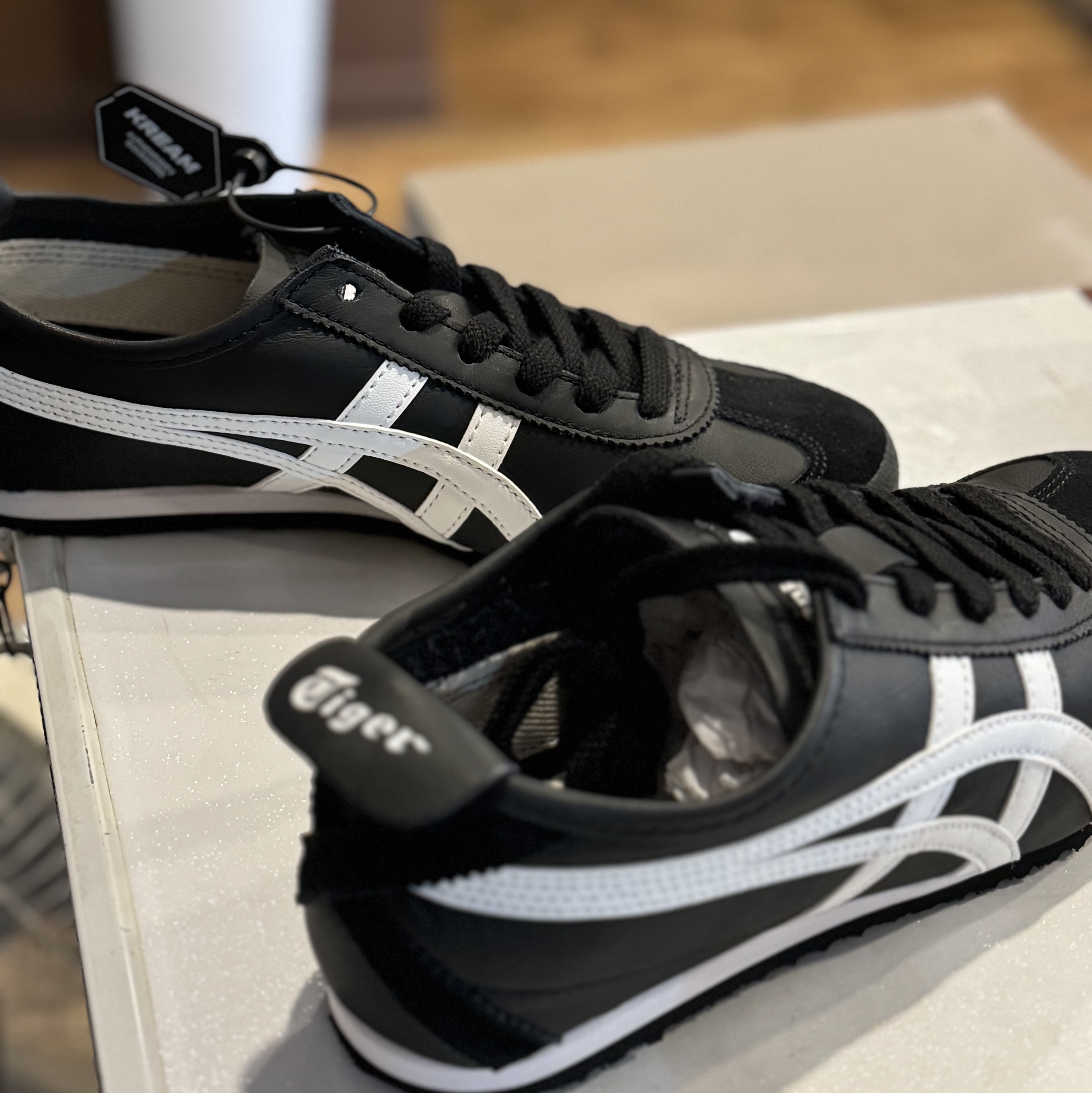 Onitsuka Tiger Mexico 66 Black White 착용 스타일