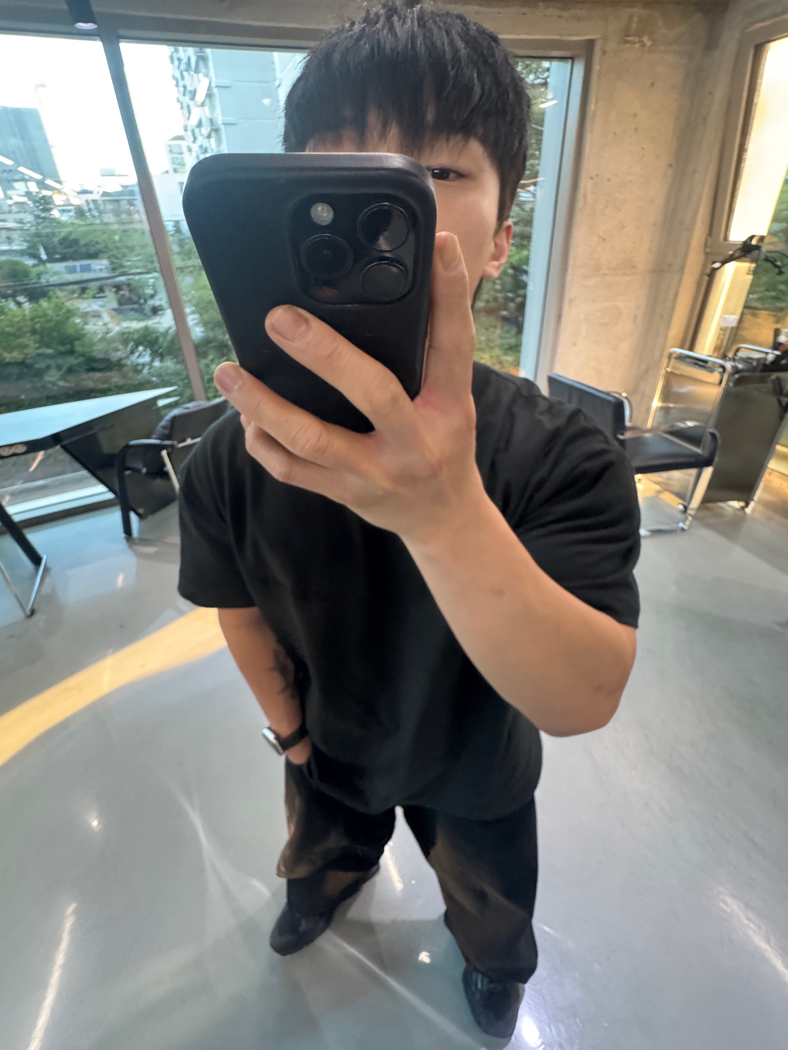 Essentials The Core Collection T-Shirt Stretch Limo, Balenciaga X-Pander Sneakers Black 착용 스타일 - 2