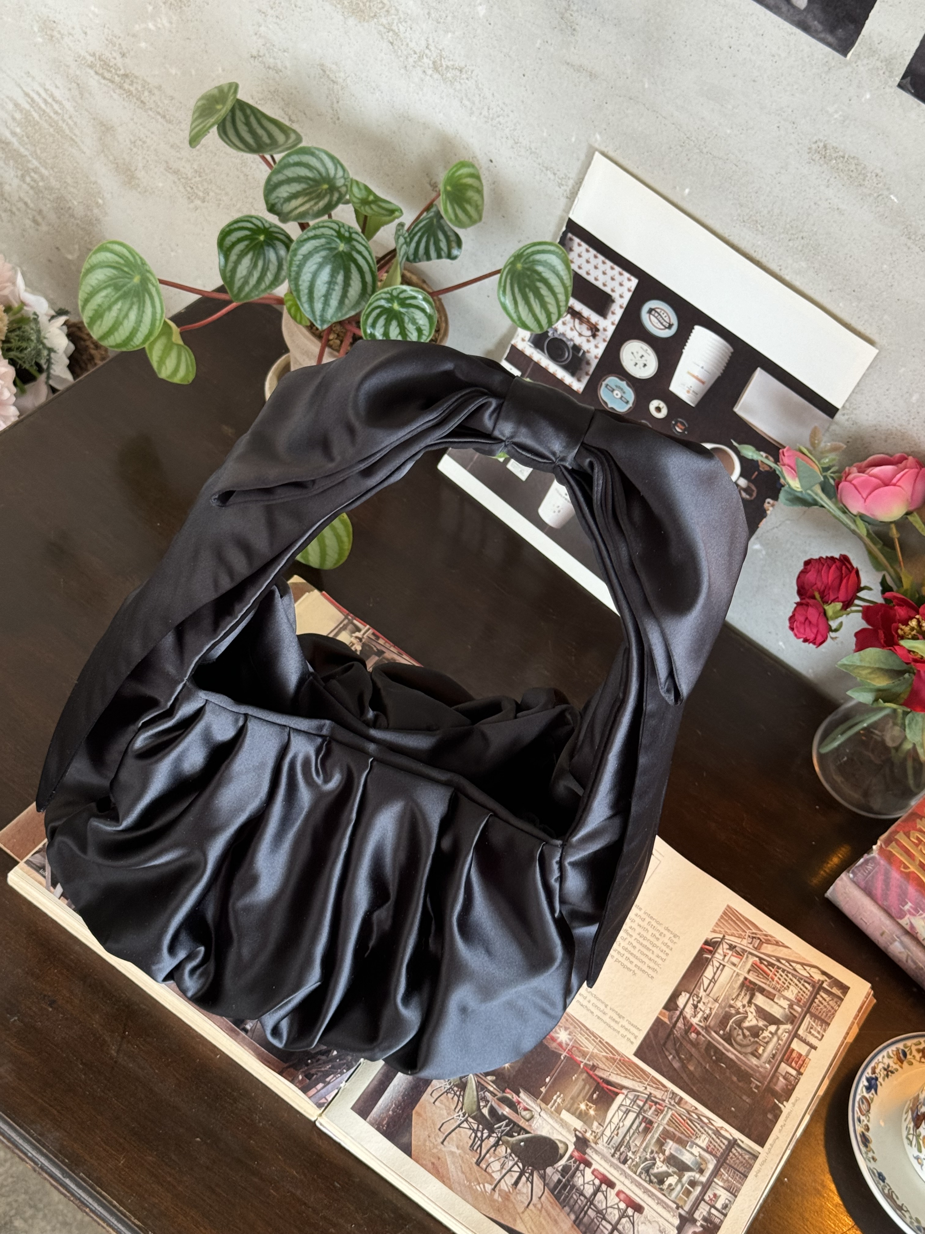 & Other Stories Large Satin Bow Bag Black, Nff Color Parts Ring Glitter White 착용 스타일 - 8