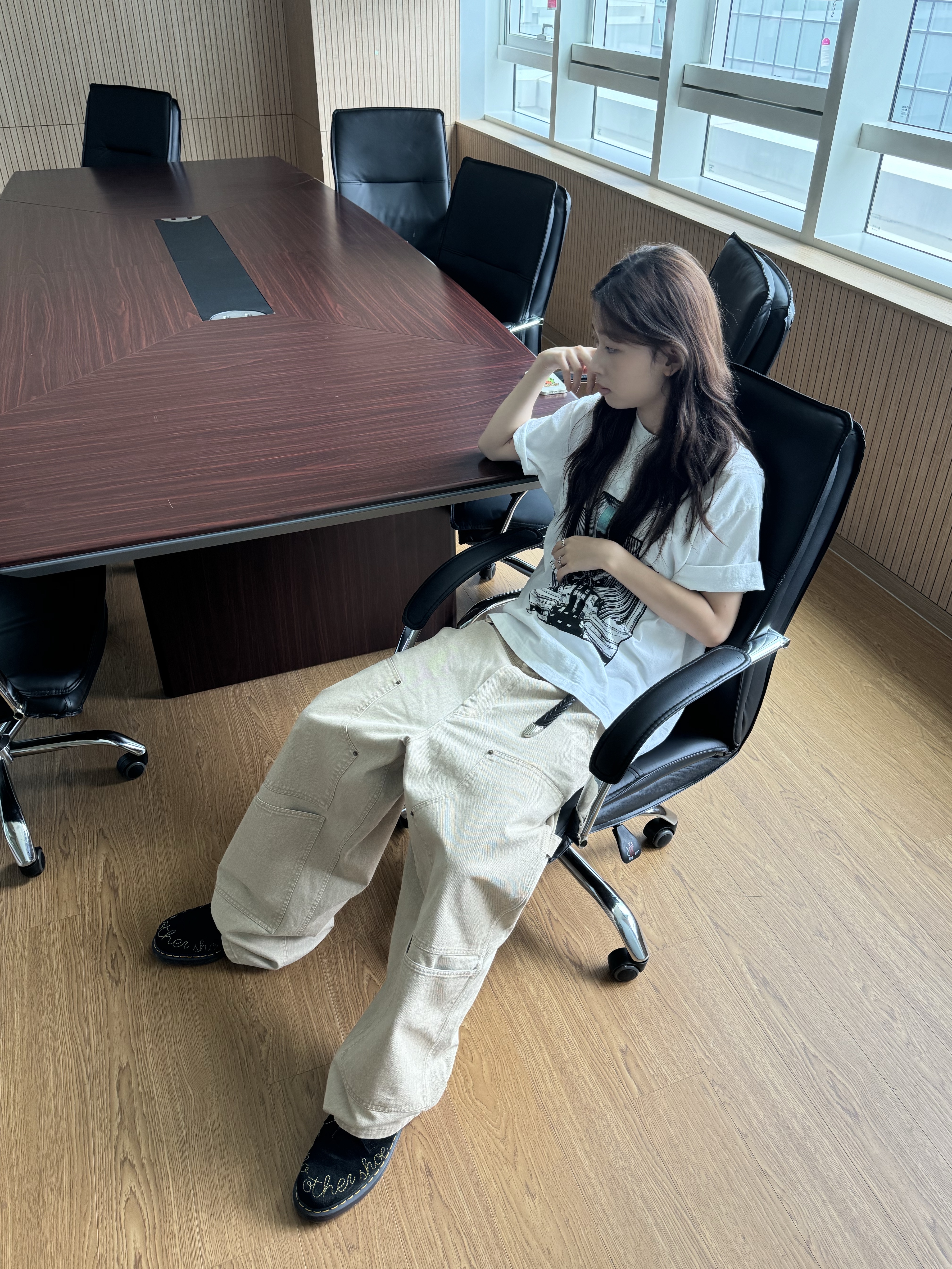 Cav Empt VS JDF7 T-Shirt White - 24SS, Dr. Martens 1461 Desert Oasis Suede Black 착용 스타일 - 2