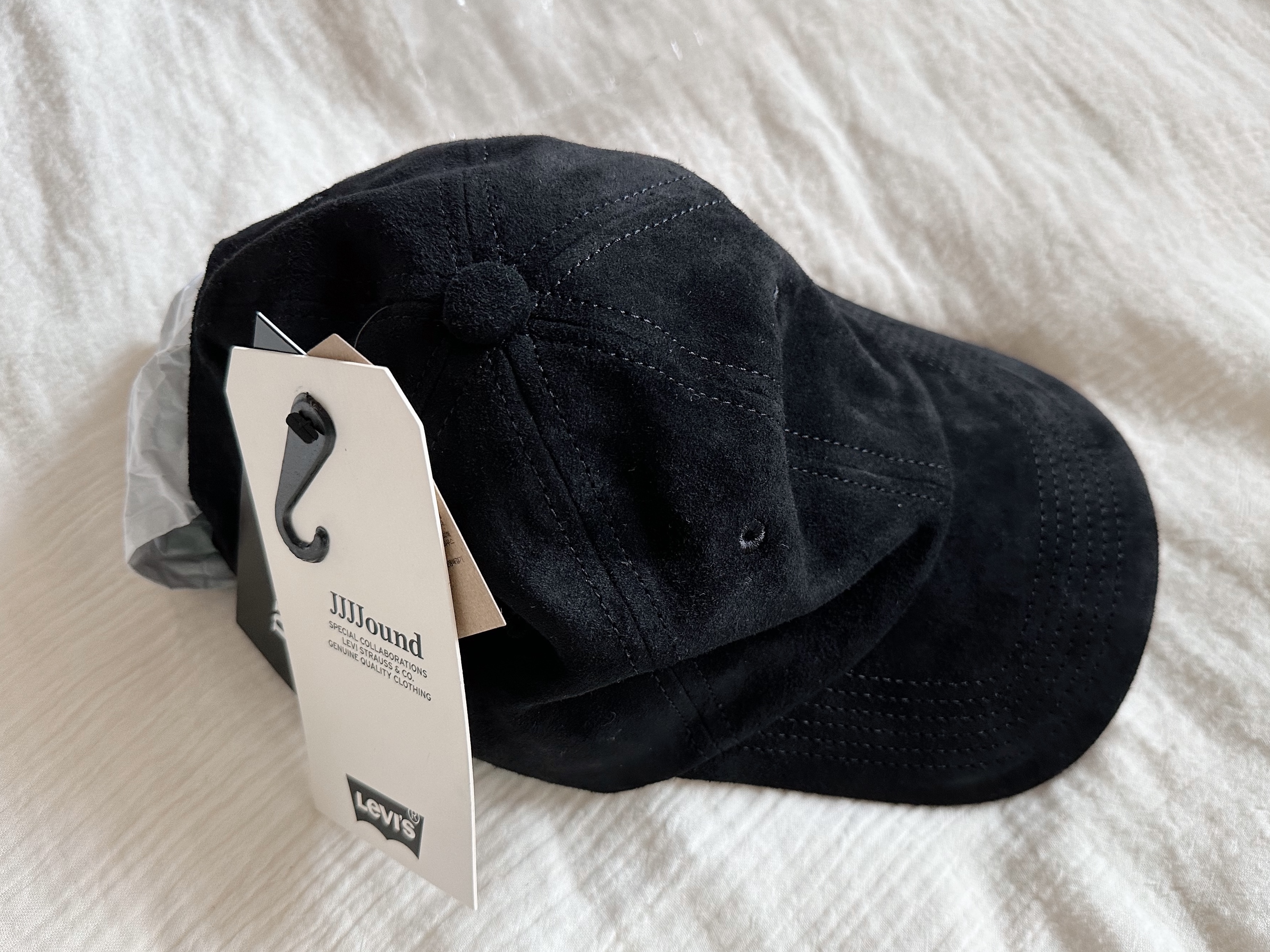 Levi's x JJJJound Suede Cap Black 착용 스타일 - 2