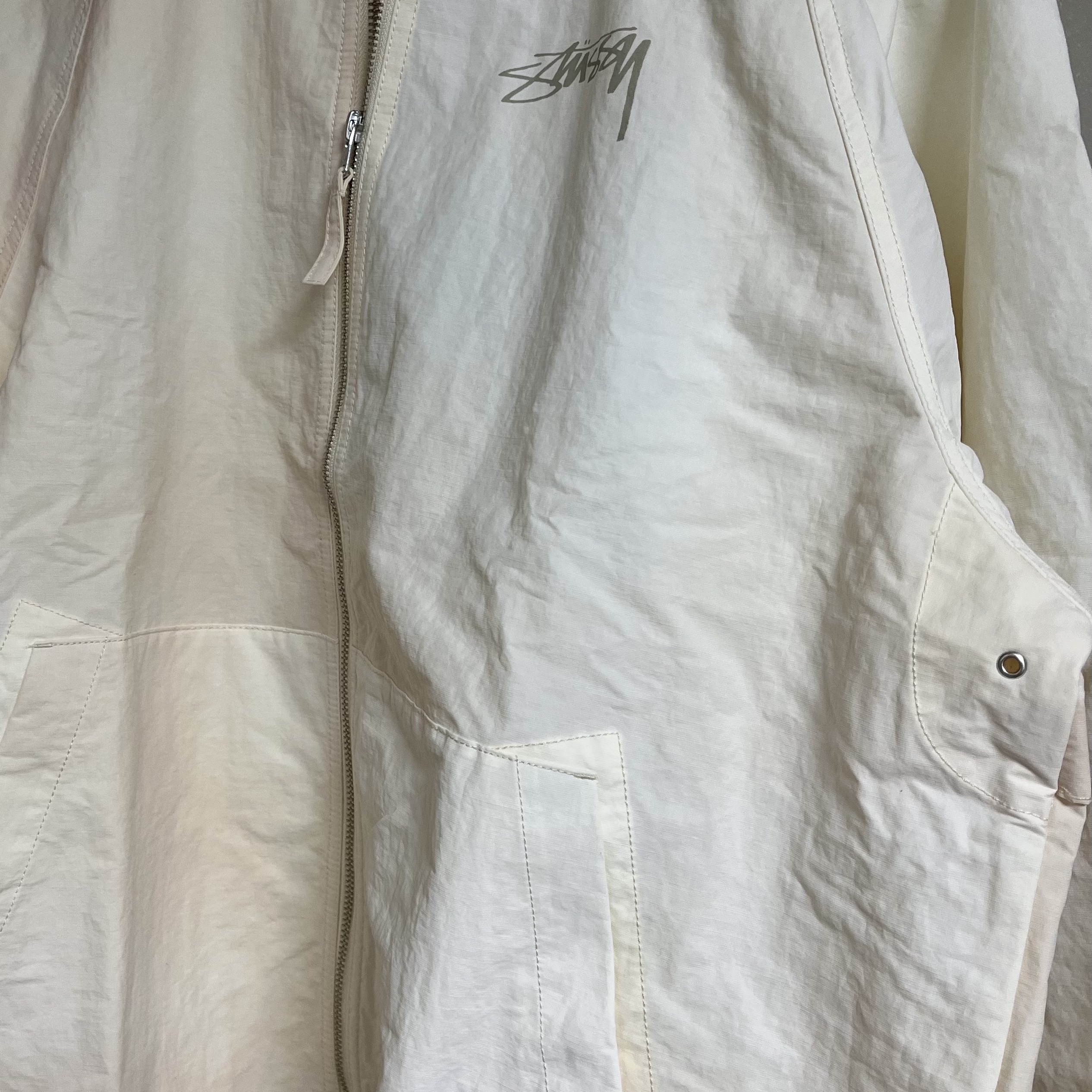 Stussy Wave Dye Beach Shell Jacket Bone 착용 스타일 - 1
