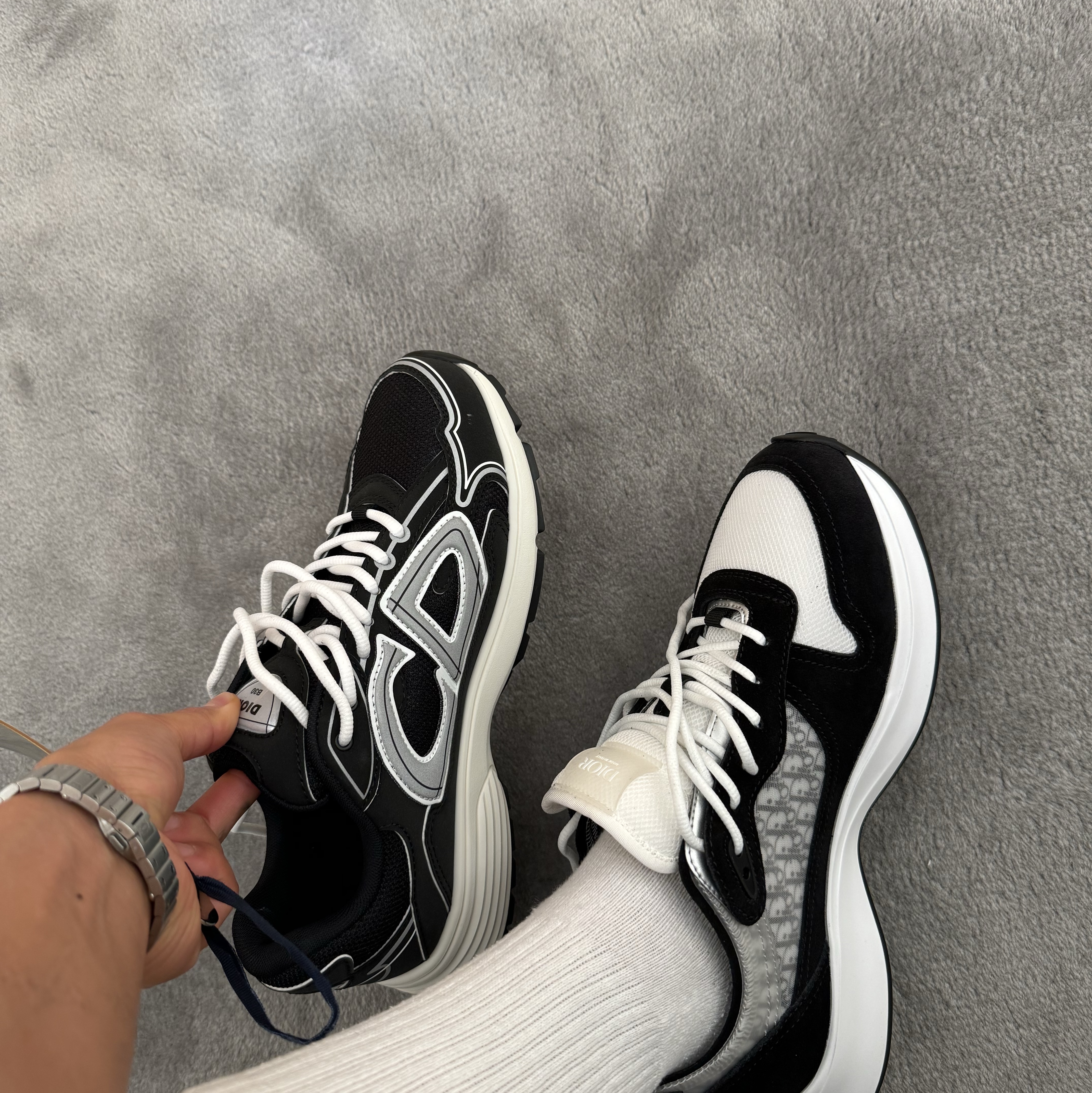 Dior B25 Runner Sneakers Black Suede White Technical Mesh Black Dior Oblique Canvas, Dior B30 Sneakers Mesh Technical Fabric Black 착용 스타일