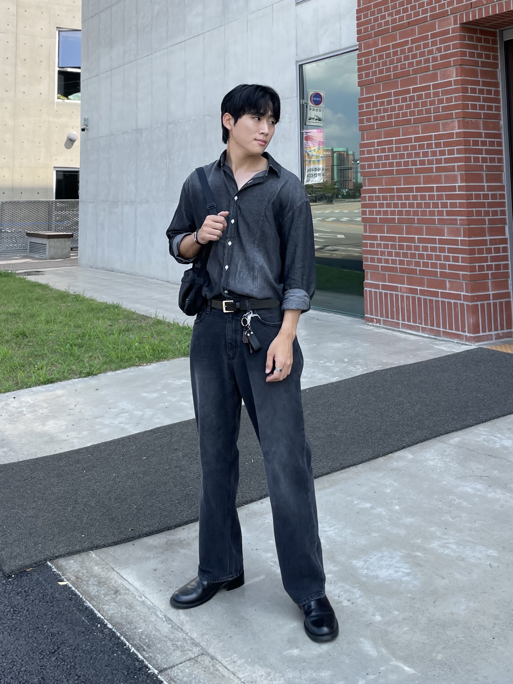 Porter Frame Shoulder Bag Black 착용 스타일 - 1