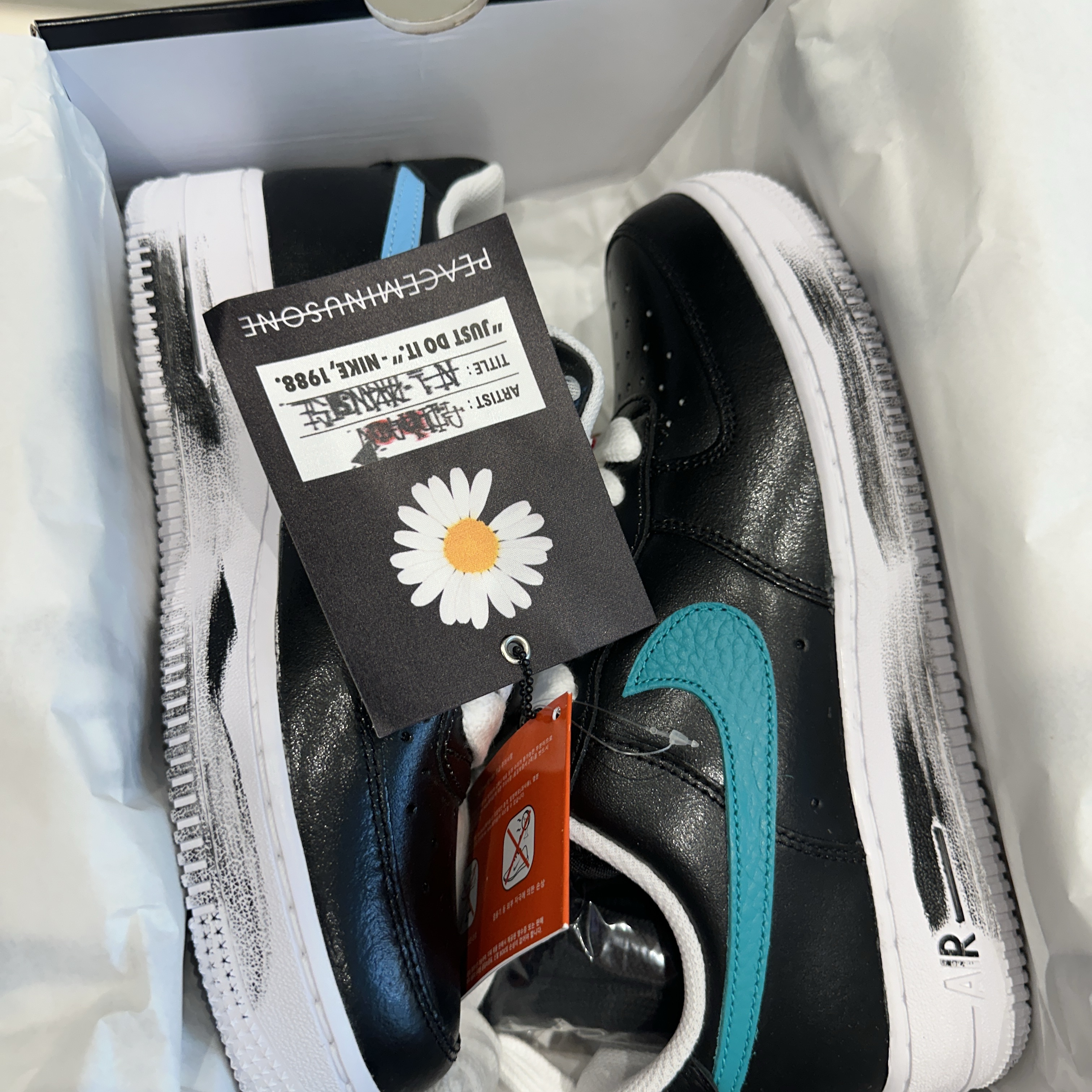 Nike x Peaceminusone Air Force 1 Low Para-Noise 3.0 Black and Multicolor 착용 스타일