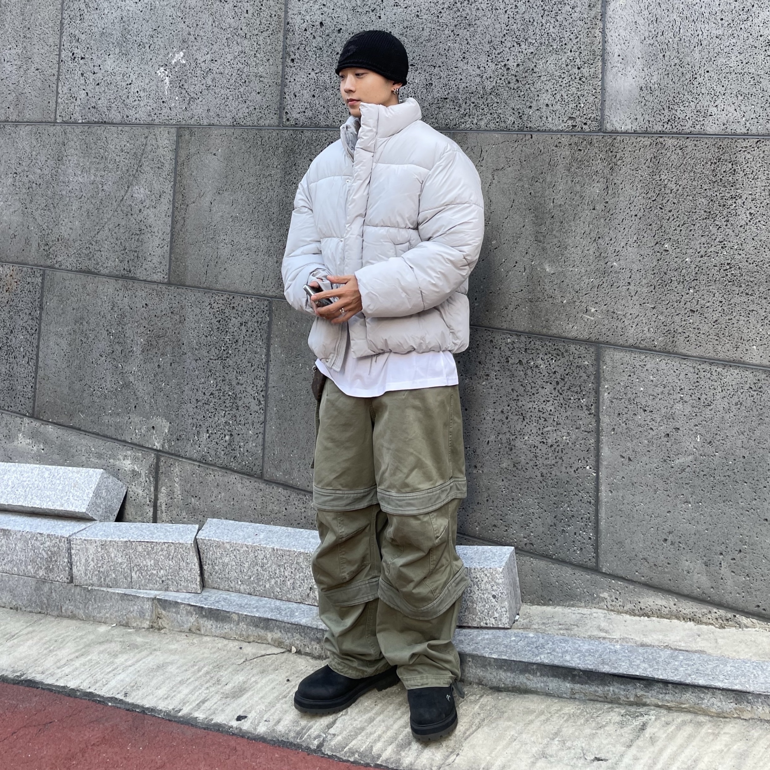 Farfromwhat Far Layered Work Pants Olive 착용 스타일 - 1
