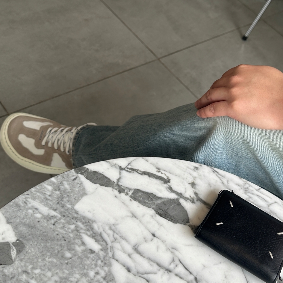 Ader Error Log; Baus Off White 착용 스타일