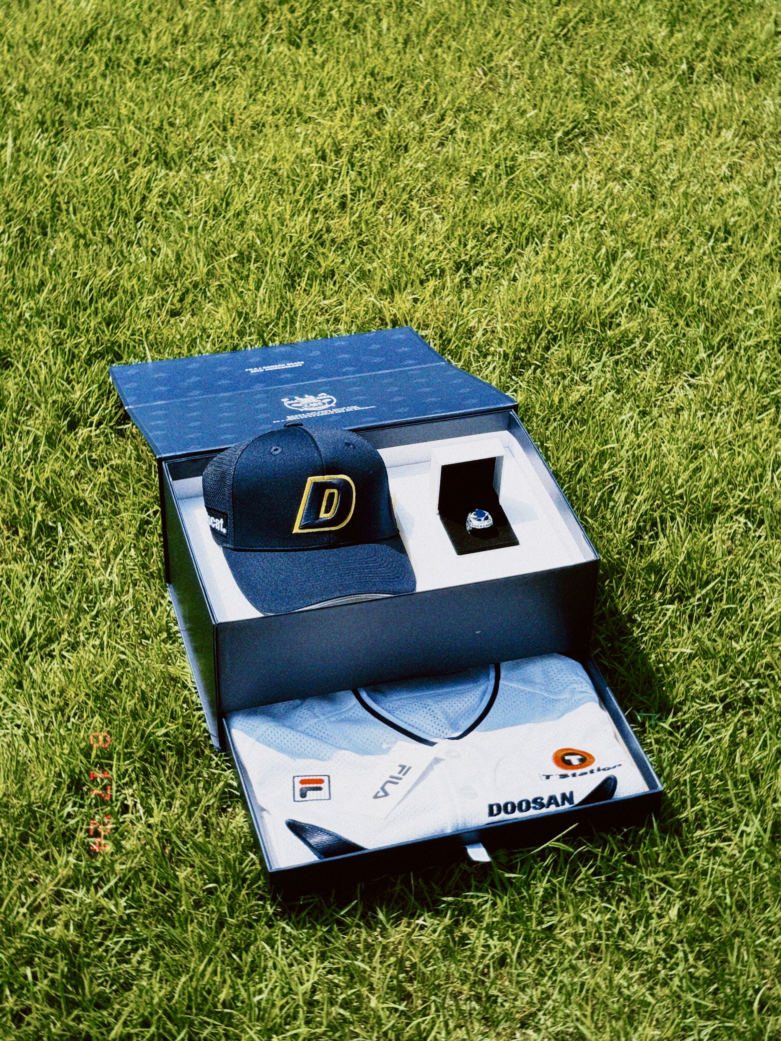 Doosan Bears x Fila 30th Anniversary Legends Classic Uniform Package (Non Marking Ver.) 착용 스타일 - 4