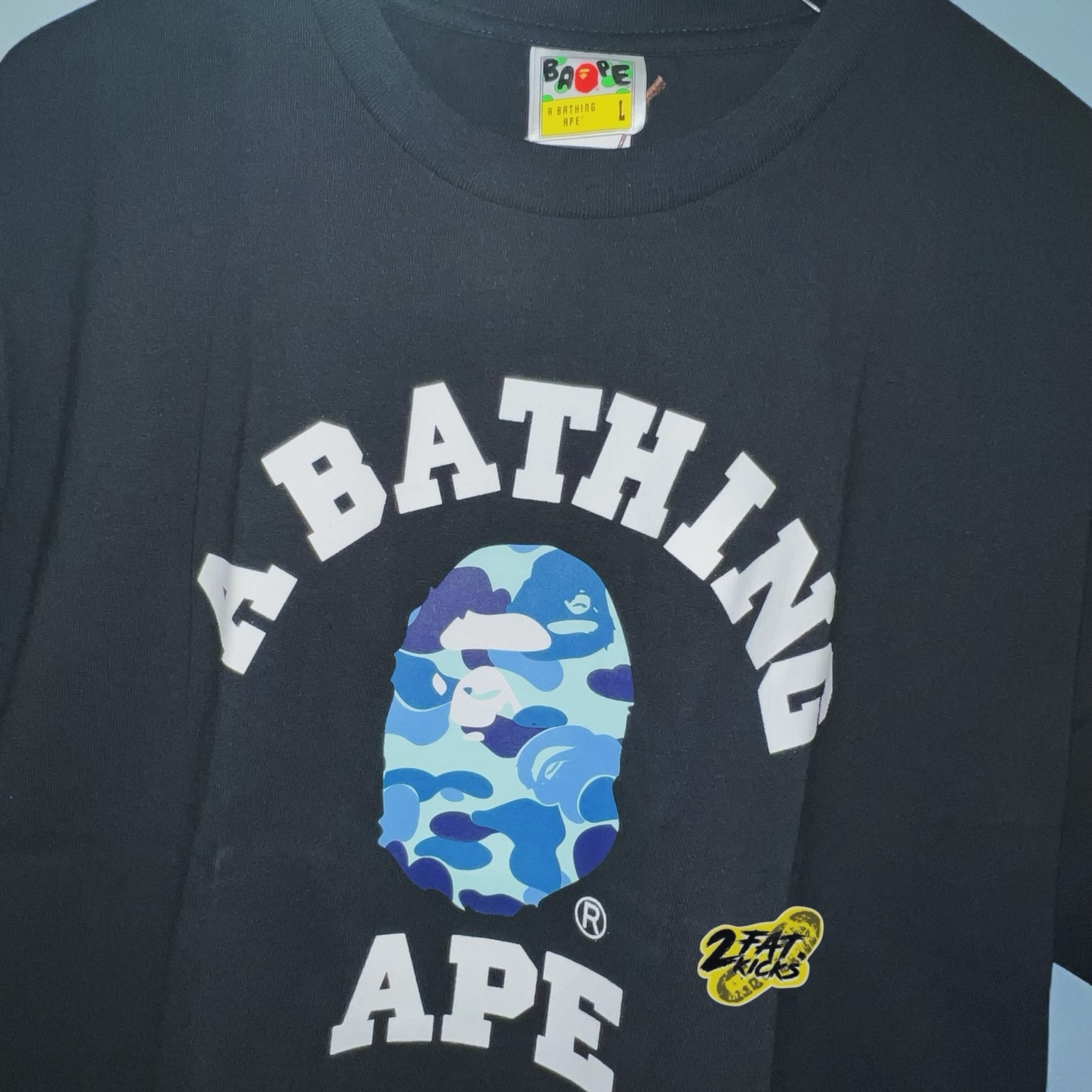 BAPE ABC Camo College T-Shirt Black Blue 착용 스타일 - 4