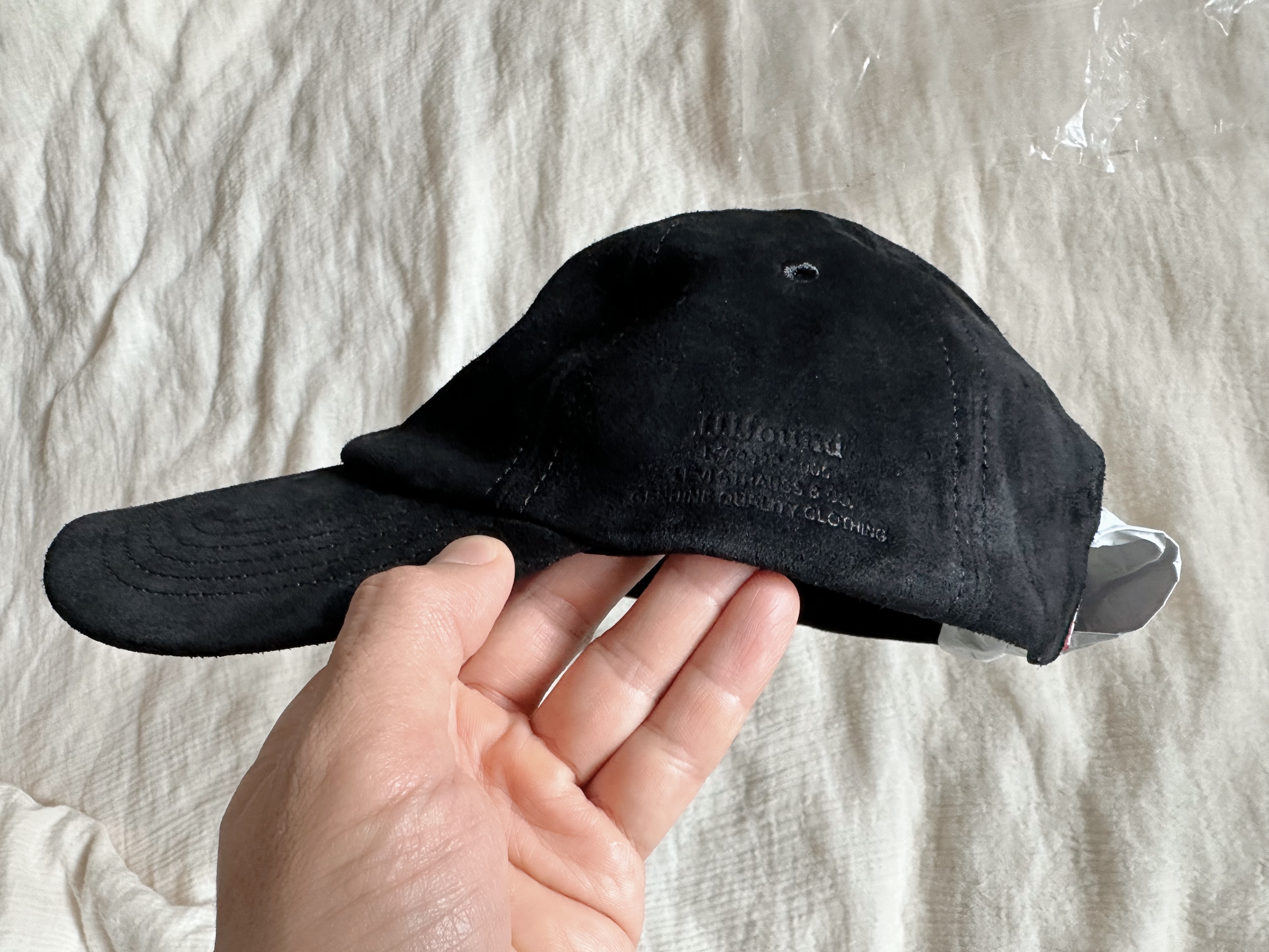 Levi's x JJJJound Suede Cap Black 착용 스타일 - 3