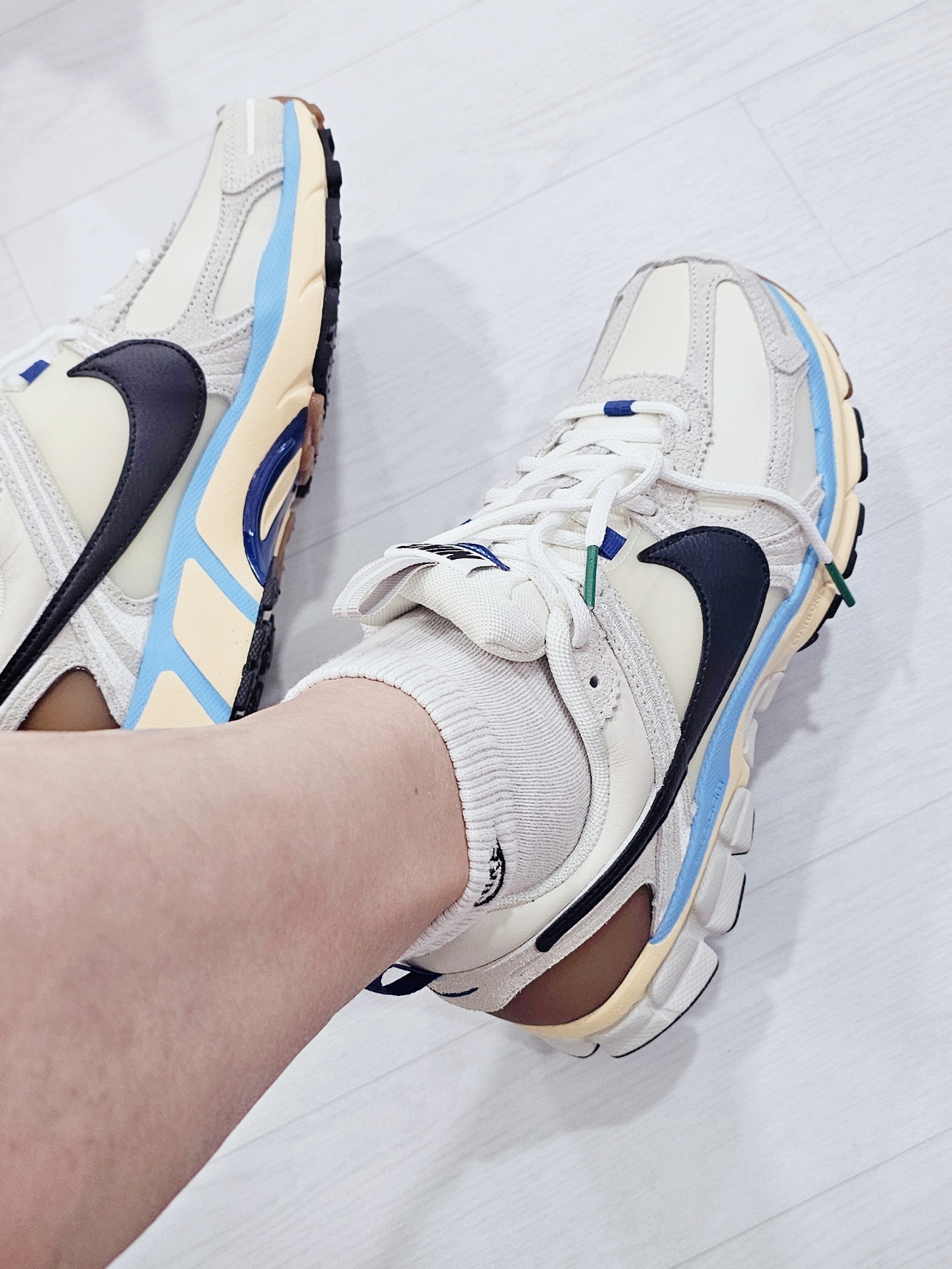 (W) Nike Zoom Vomero 5 PRM Designed by Japan 착용 스타일 - 2