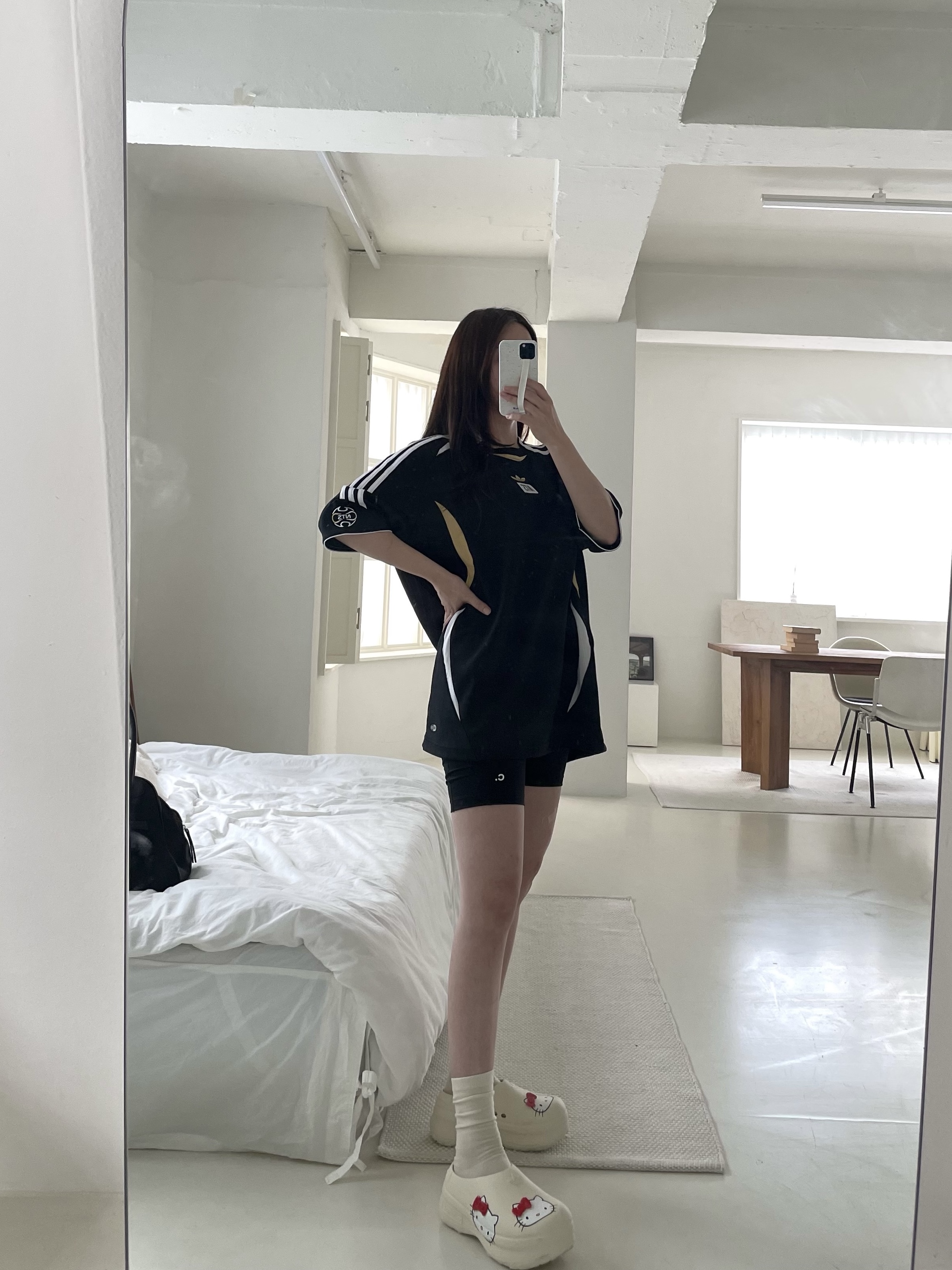 (W) Adidas x Hello Kitty Adifom Stan Smith Mule Off White, Adidas x NTS Radio Jersey Black - KR Sizing 착용 스타일
