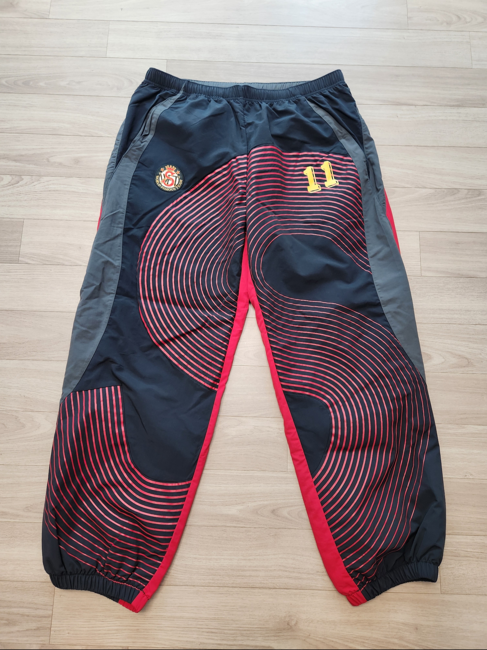 Supreme S Logo Track Pants Black - 24FW 착용 스타일 - 1