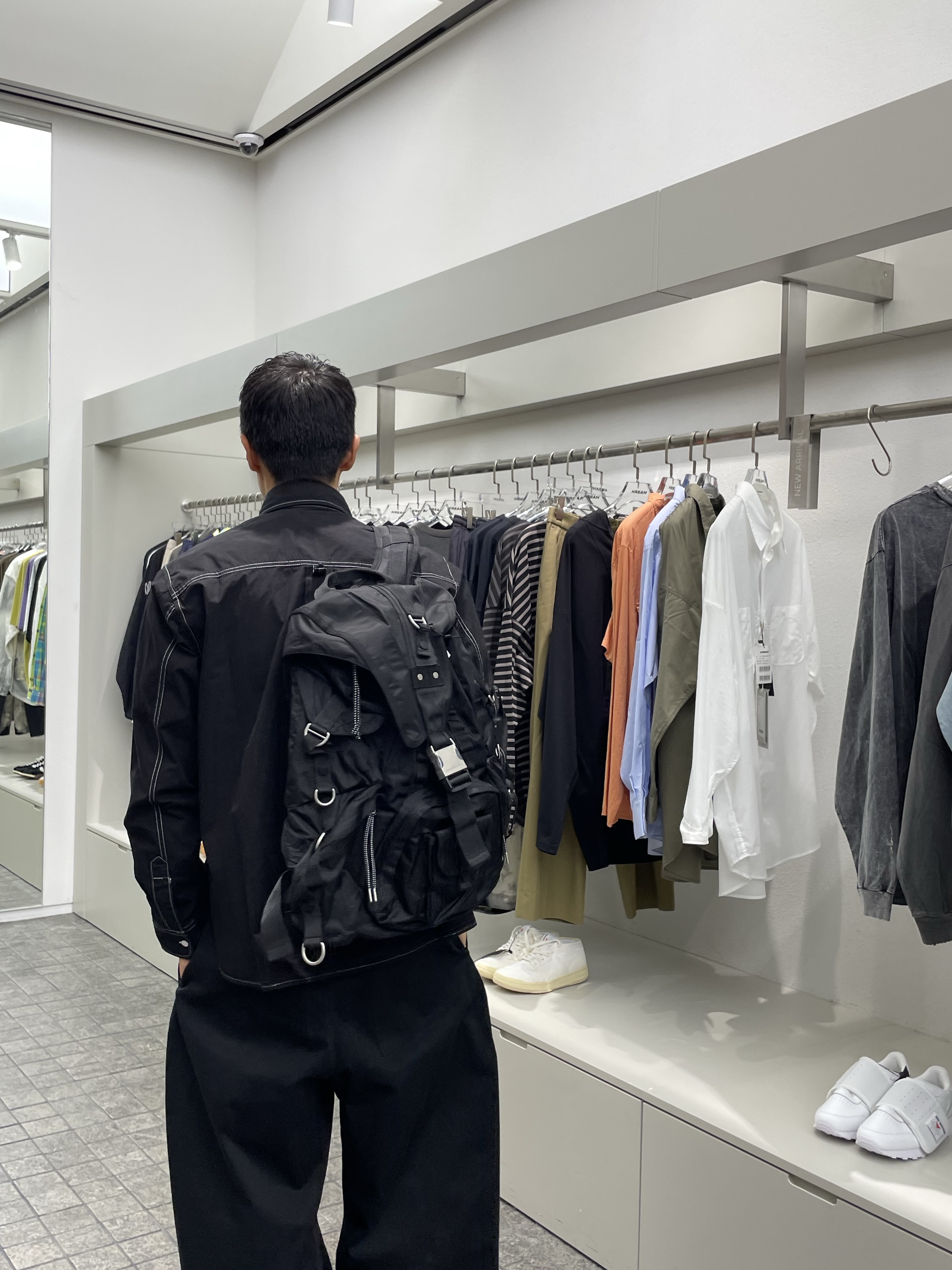 Toga Virilis AJ1356 Suede Brown - 24FW, Sage Nation Box Pleat Trouser Black - 24FW 착용 스타일 - 1