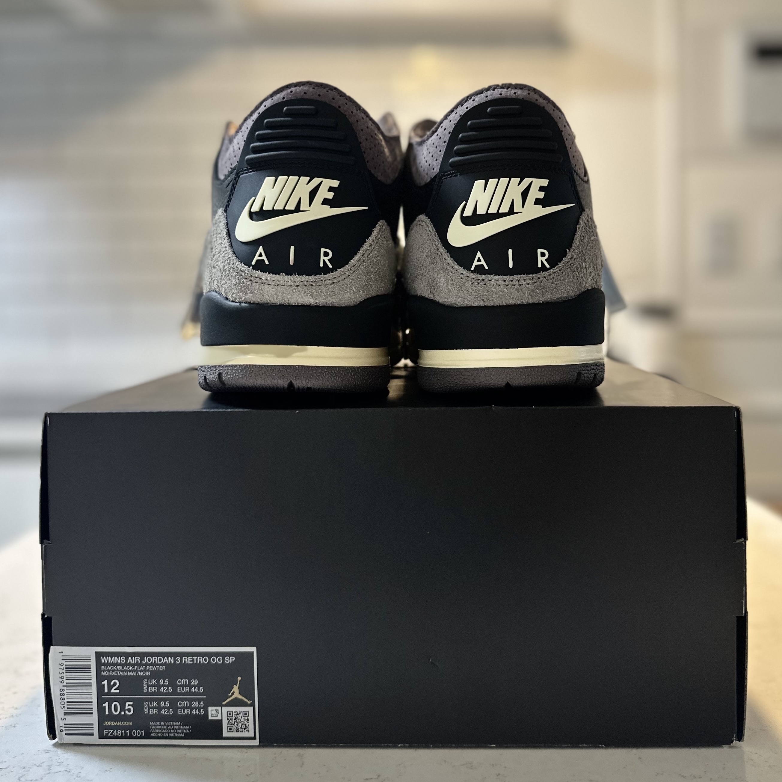 (W) Jordan 3 x A Ma Maniere Retro OG SP Black and Flat Pewter 착용 스타일 - 2