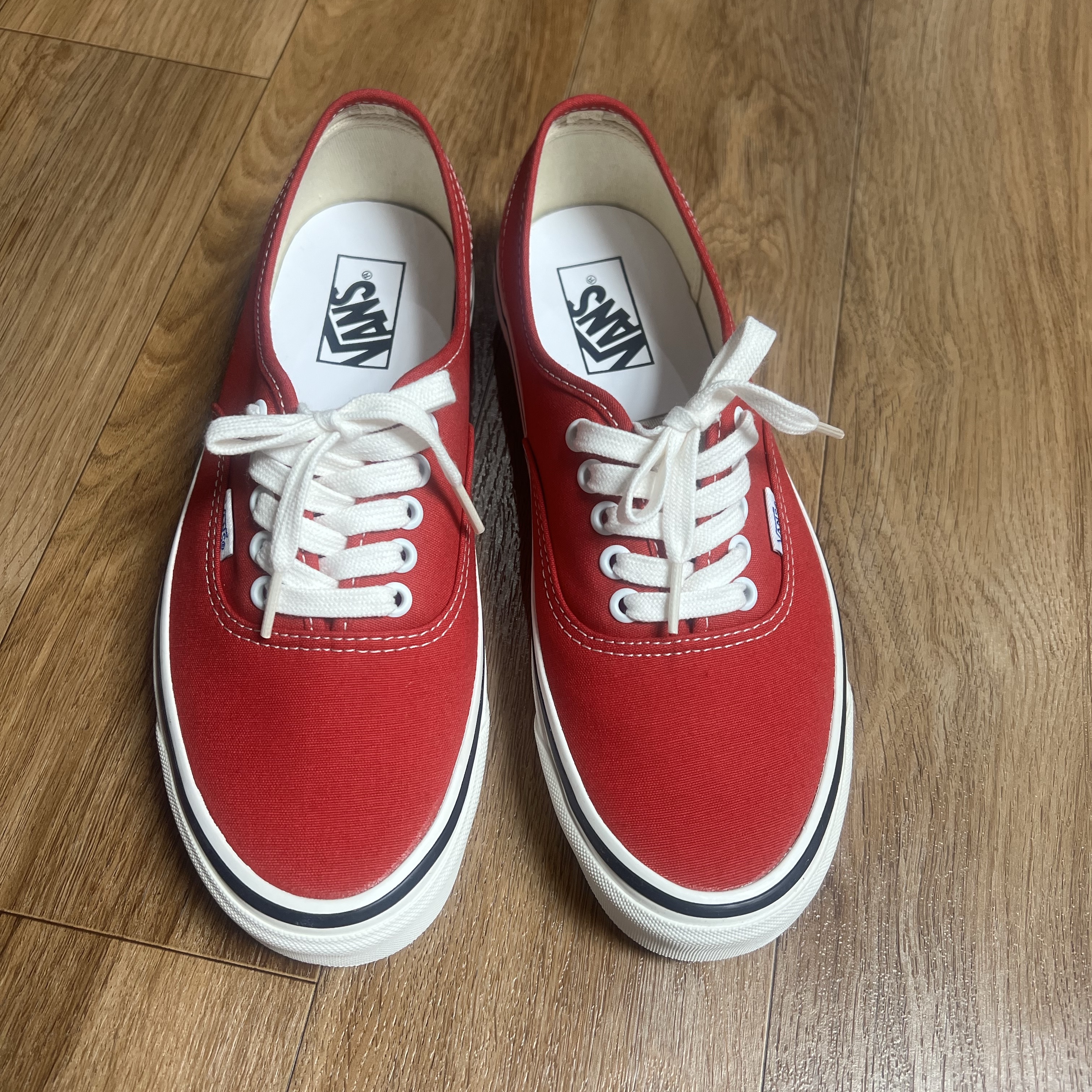 Vans Authentic 44 DX Anaheim Factory Racing Red 착용 스타일 - 2