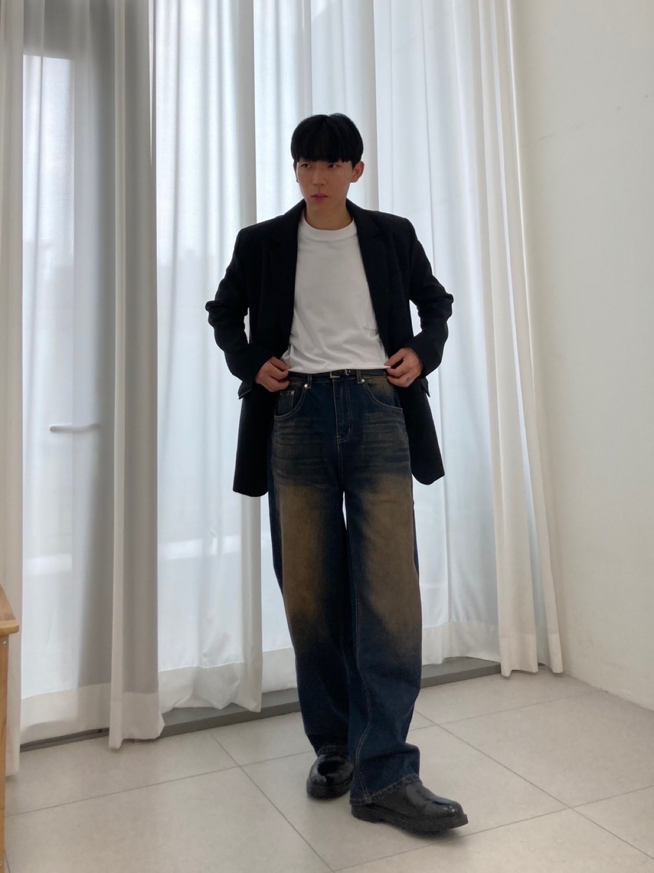 Saint Laurent Smooth Leather Cassandre Thin Belt Black 착용 스타일 - 4