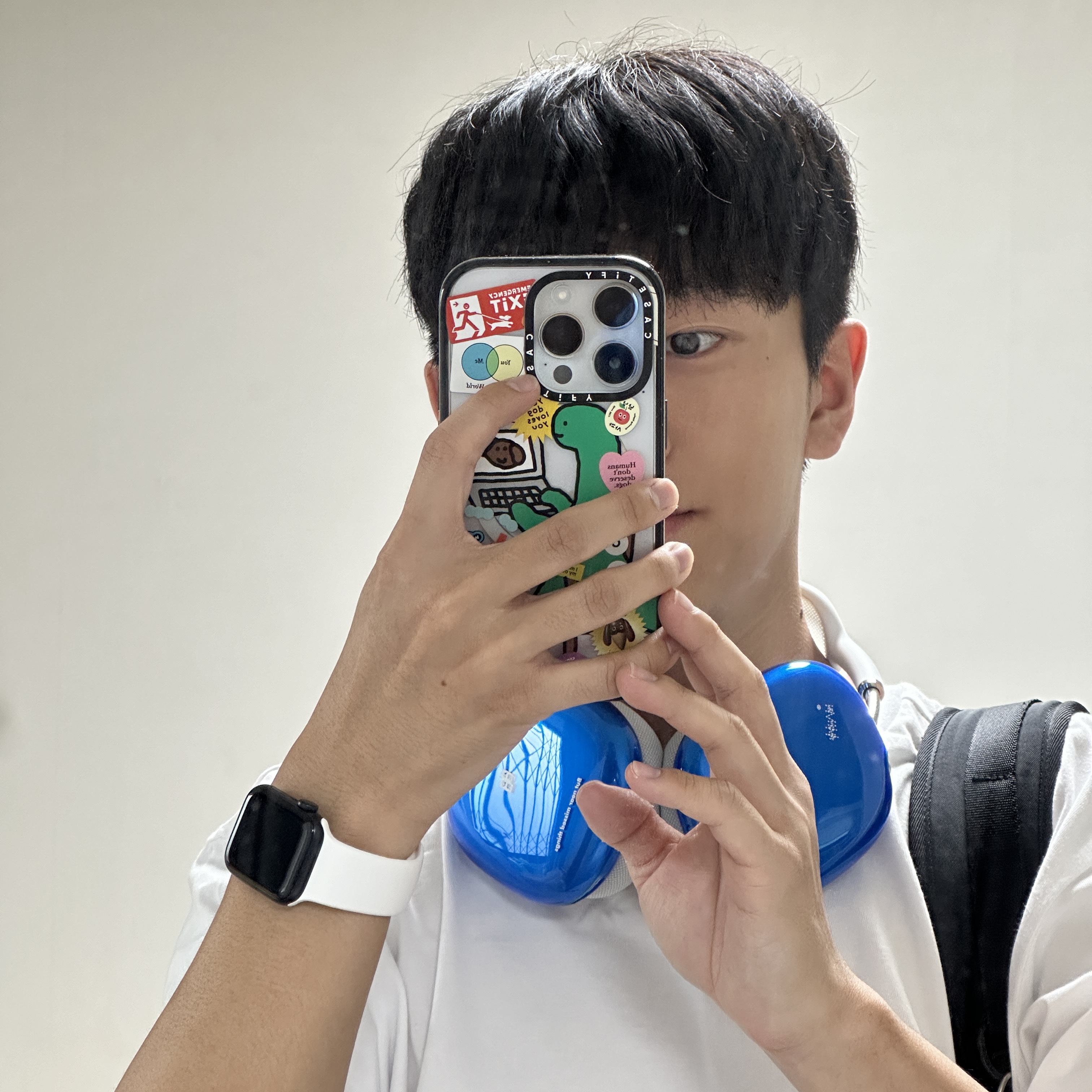 Ader Error TRS Airpods Max Case Z-Blue 착용 스타일 - 2
