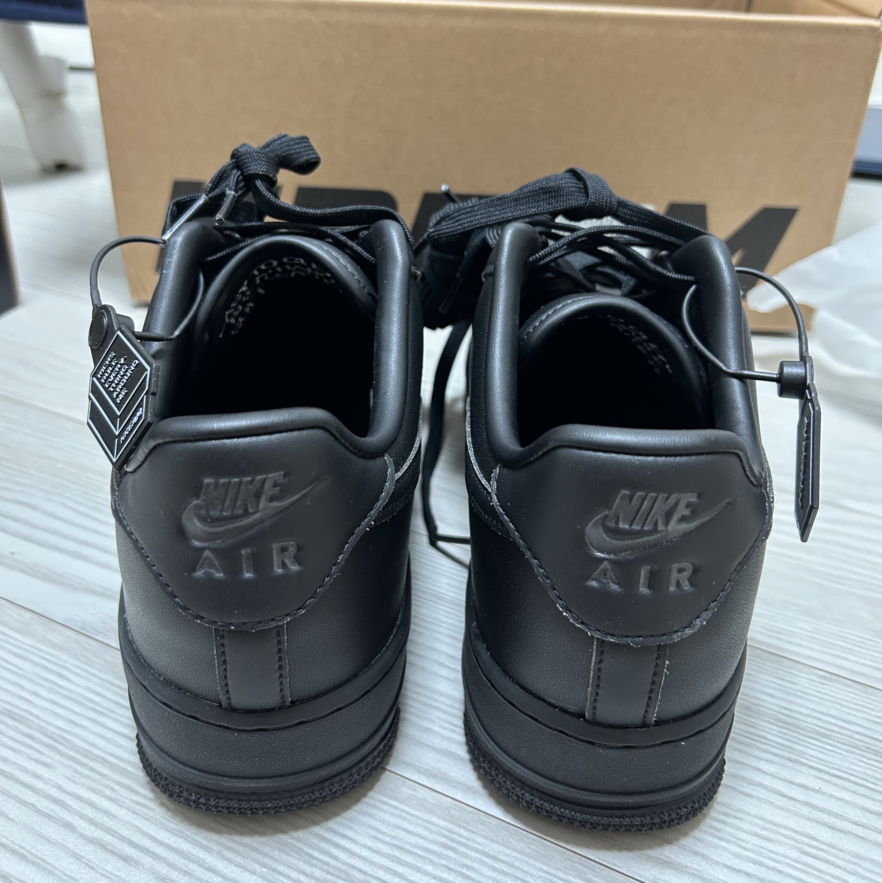 Nike Air Force 1 '07 Fresh Black 착용 스타일 - 2