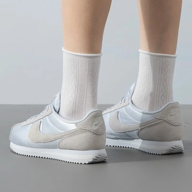 (W) Nike Cortez Textile White 착용 스타일