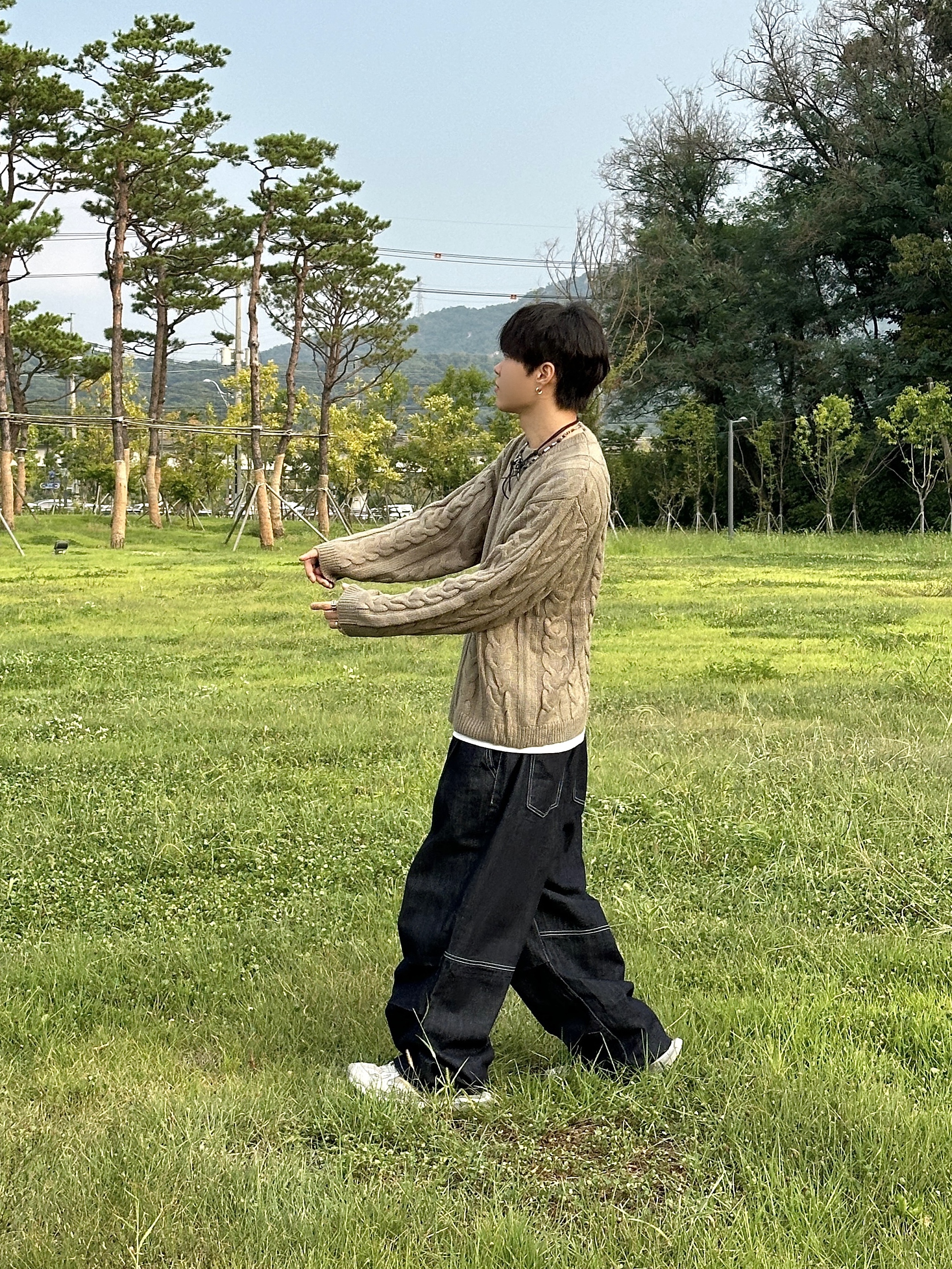 Balenciaga 3XL Sneakers Light Beige 착용 스타일 - 2