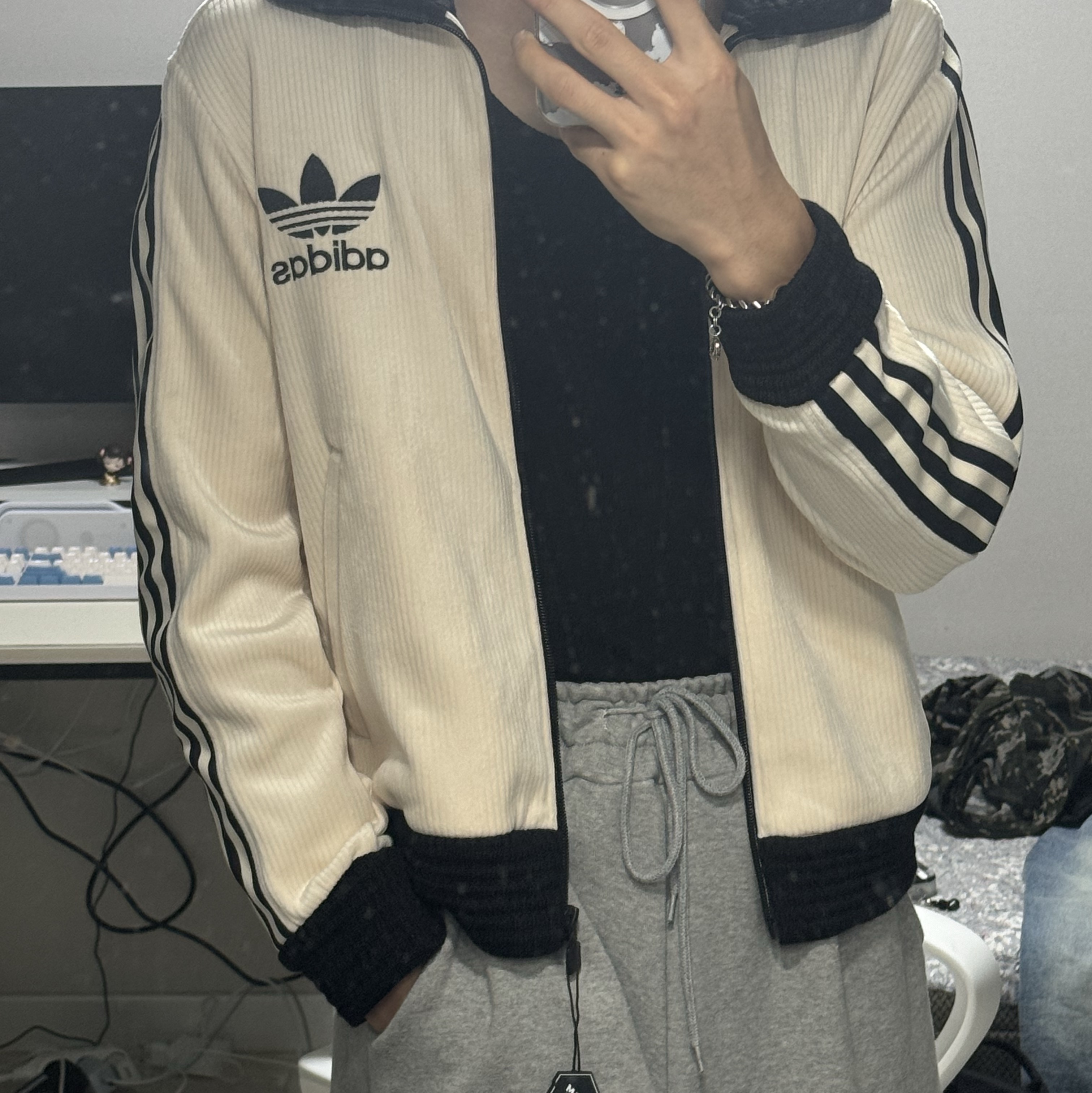 (W) Adidas Originals Premium Beckenbauer Luxe Track Jacket Wonder White - KR Sizing 착용 스타일 - 2